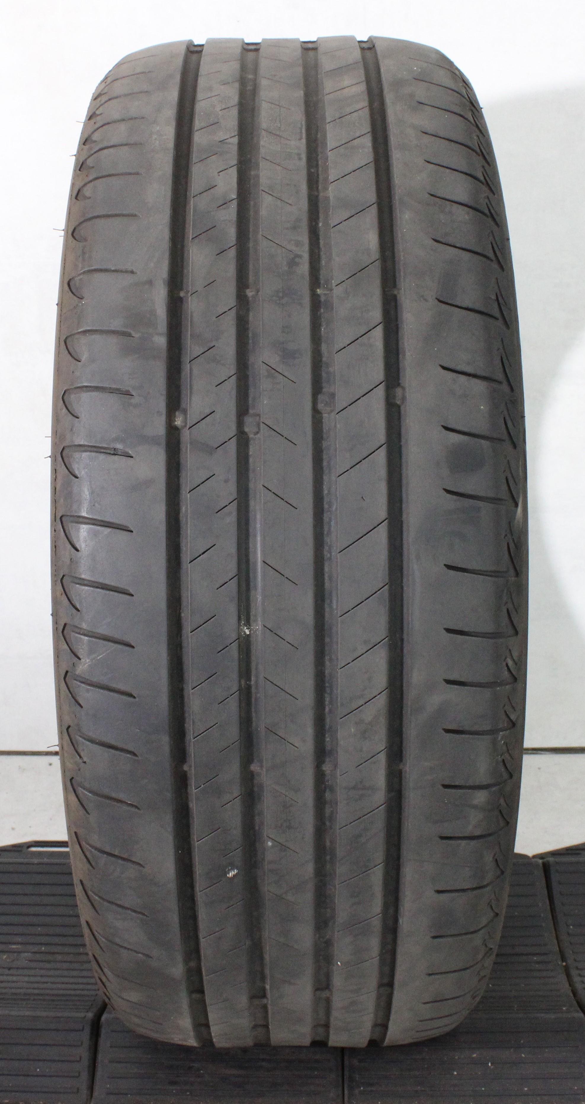 1 x 255/50R21 109Y Sommerreifen Bridgestone Alenza 001* in der Mitte 4mm und auf den Schultern 5-5,5mm. 2023 Silent