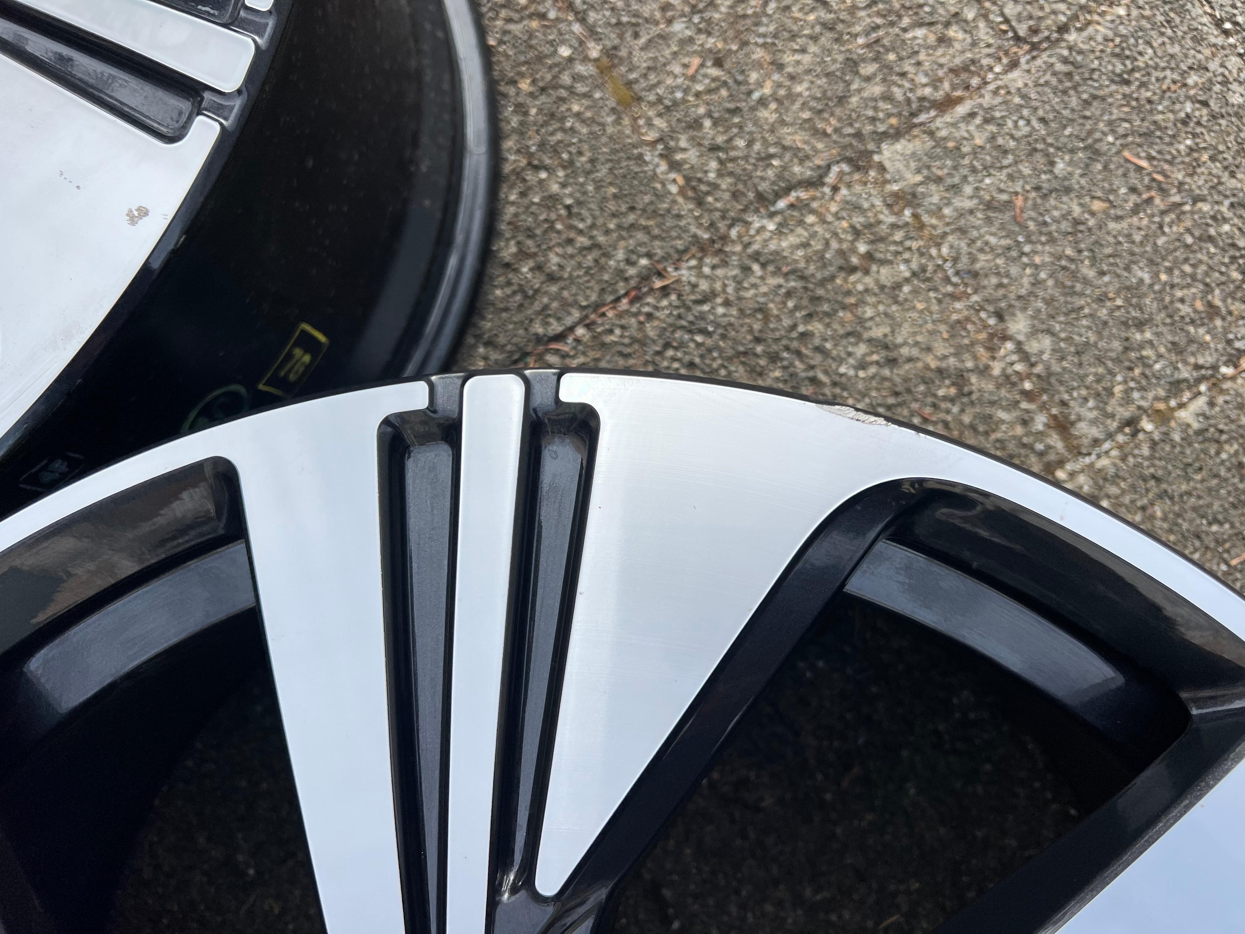 4 ORIGINAL 22" ALUFELGEN FELGEN AUDI E-TRON Q8 GE 4KE601025AM 9,5x22 ET36 FREIHAUS