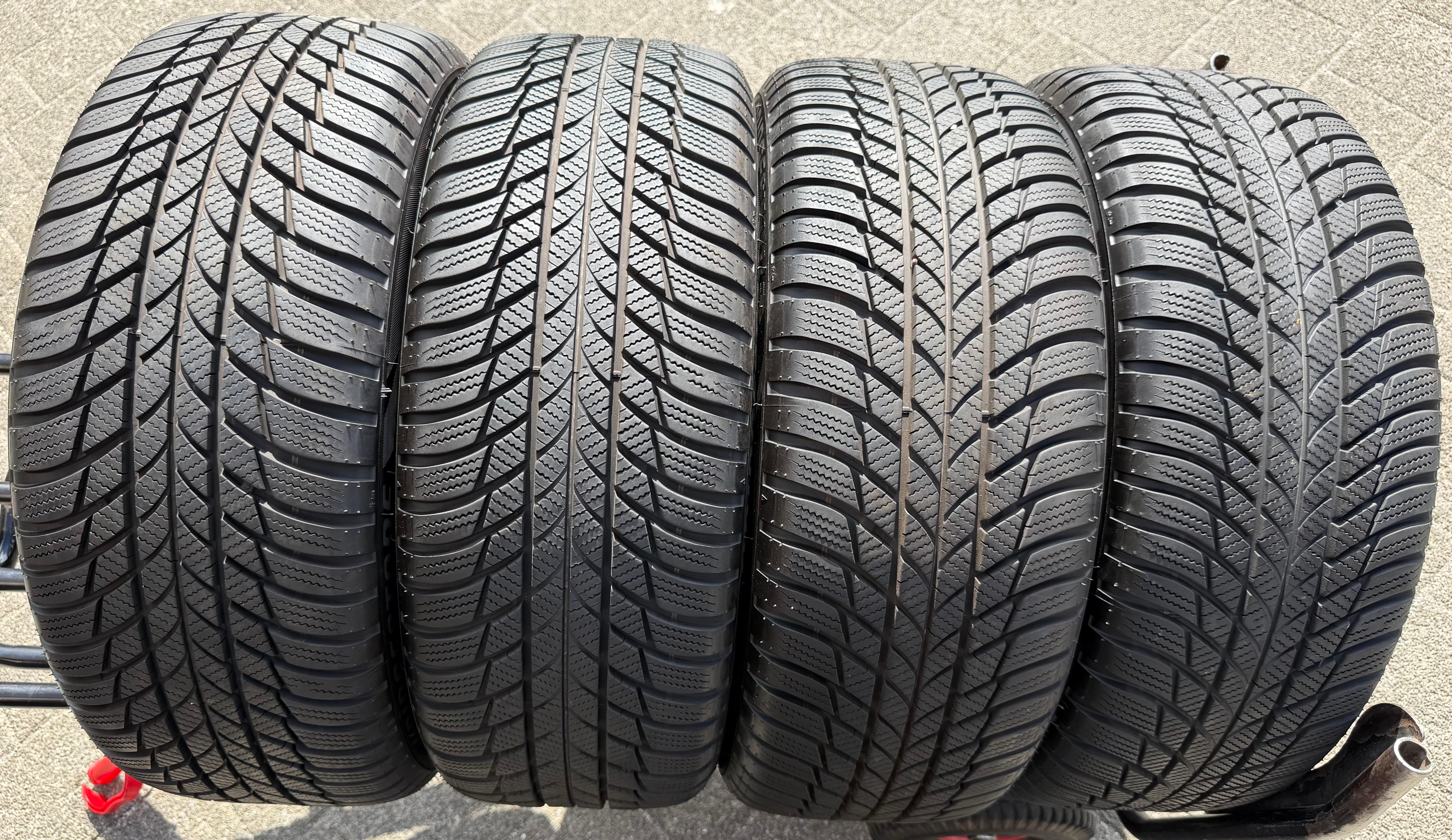4 ruote in lega originali da 17" per inverno Audi A4 B9 8W 8W0601025P 225/50R17 98H Bridgestone