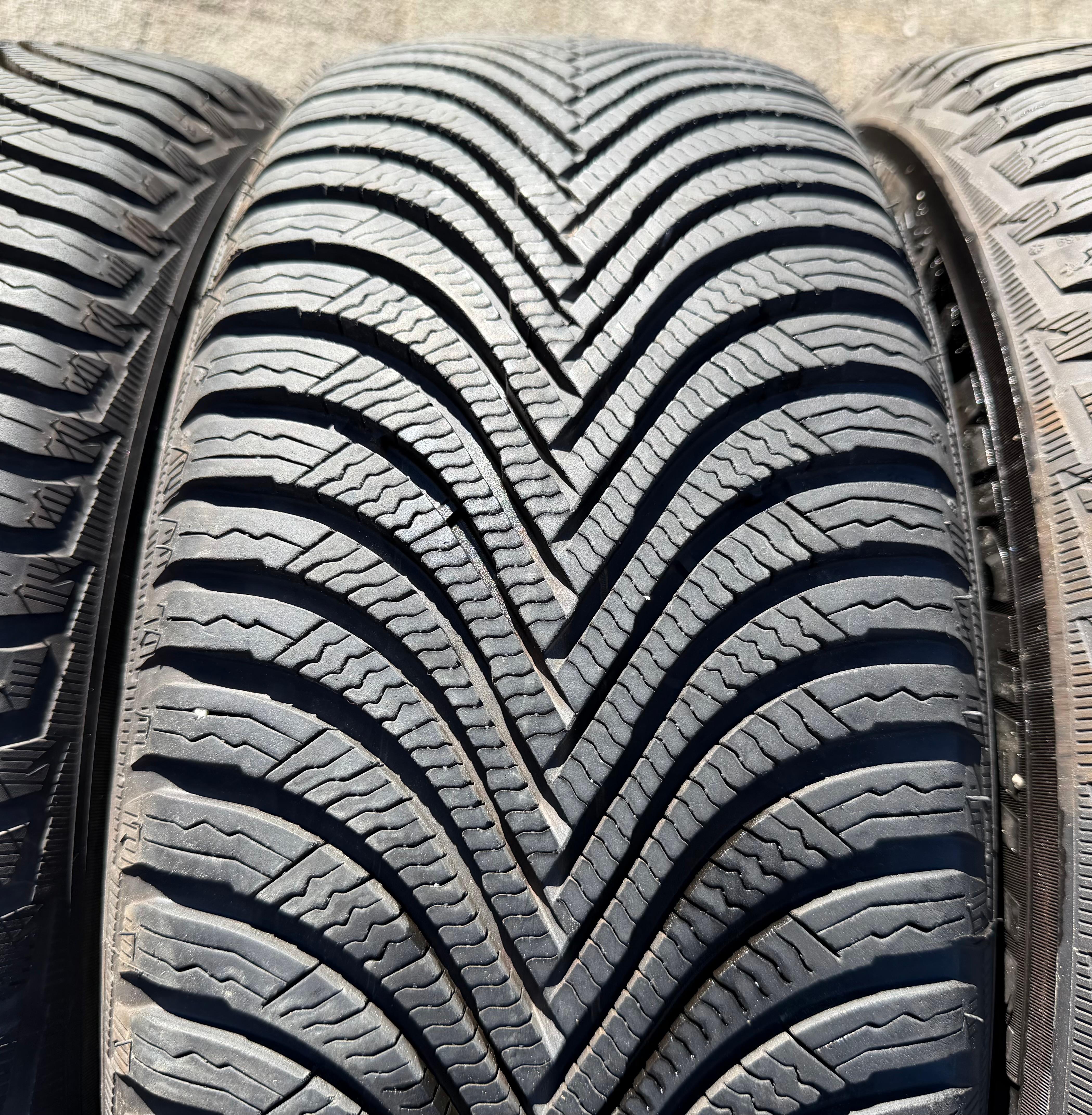 4 Original 17" Alu Winterräder Audi Q2 GA 215/55R17 94V Michelin 8MM 2023