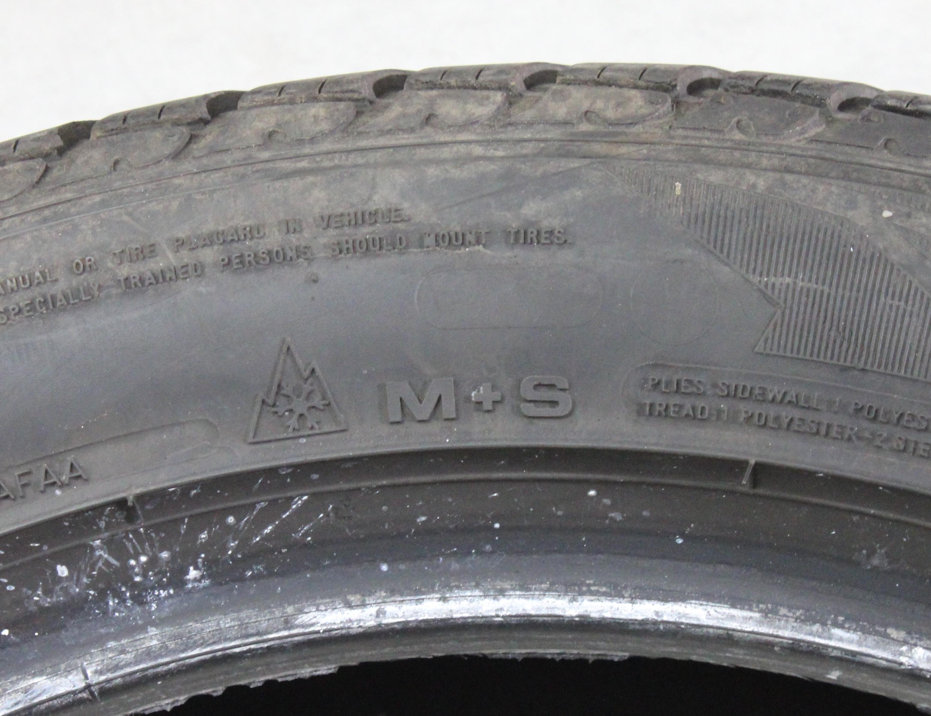 2 x 245/45R18 100V Winterreifen Goodyear Ultra Grip 8 Performance MO* 6-6,5mm 2023