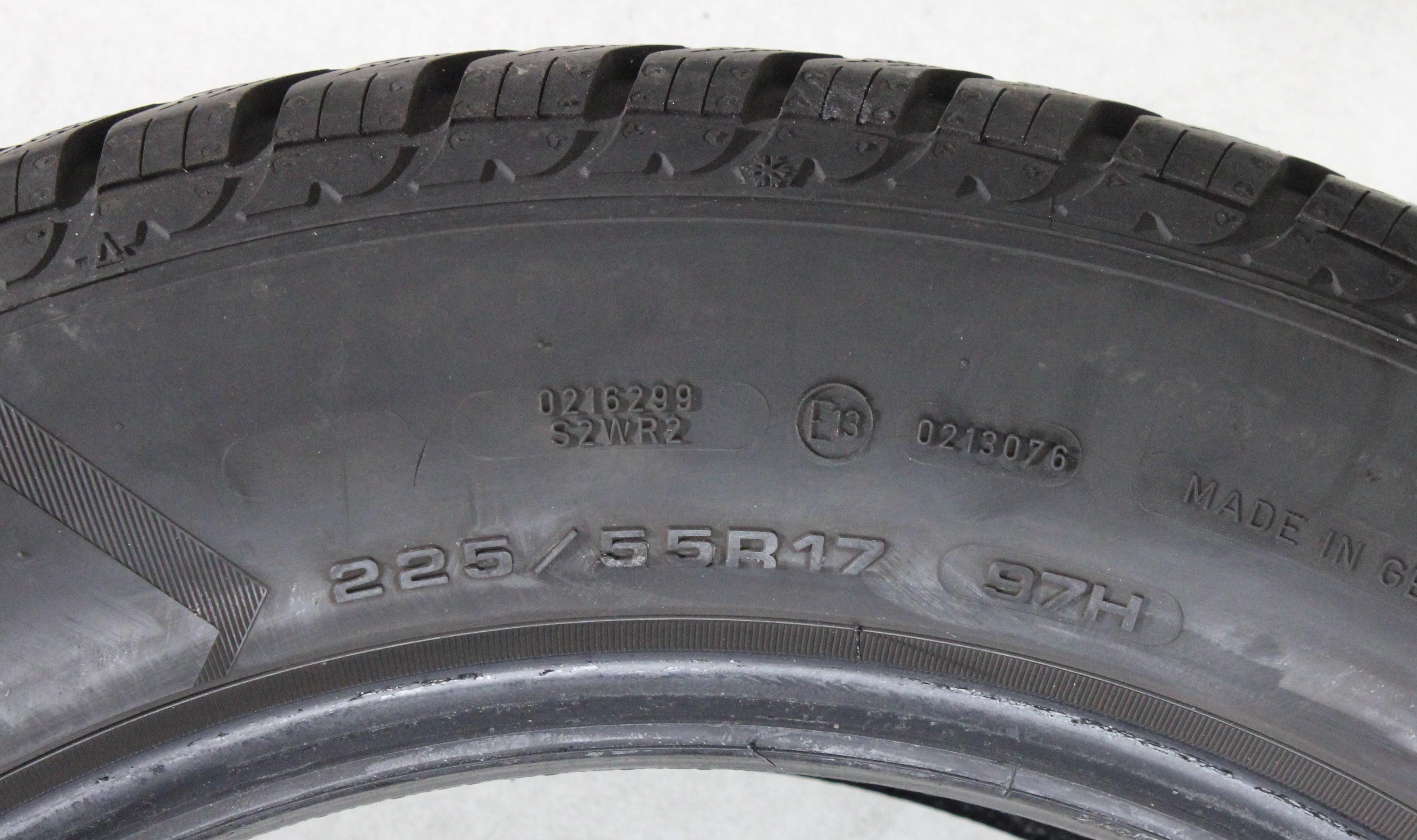 2 x 225/55R17 97H Winterreifen Goodyear Ultra Grip 8 Performance * 1x5-5,5mm/1x5,5-6mm 2016
