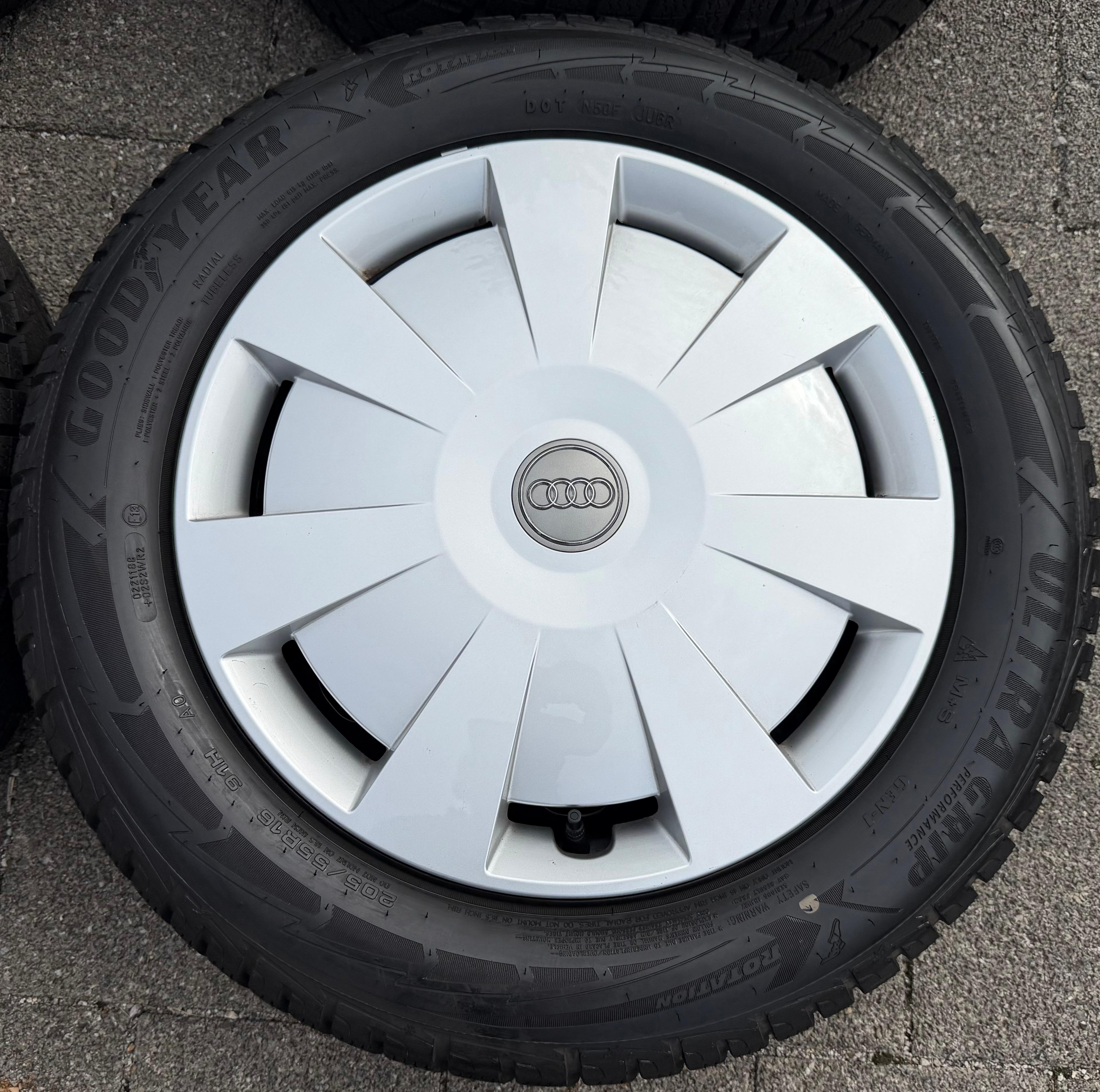 4 Winterräder Audi A3 8V Sportback Cabrio  205/55R16 91H Goodyear 8V0601027A 2021