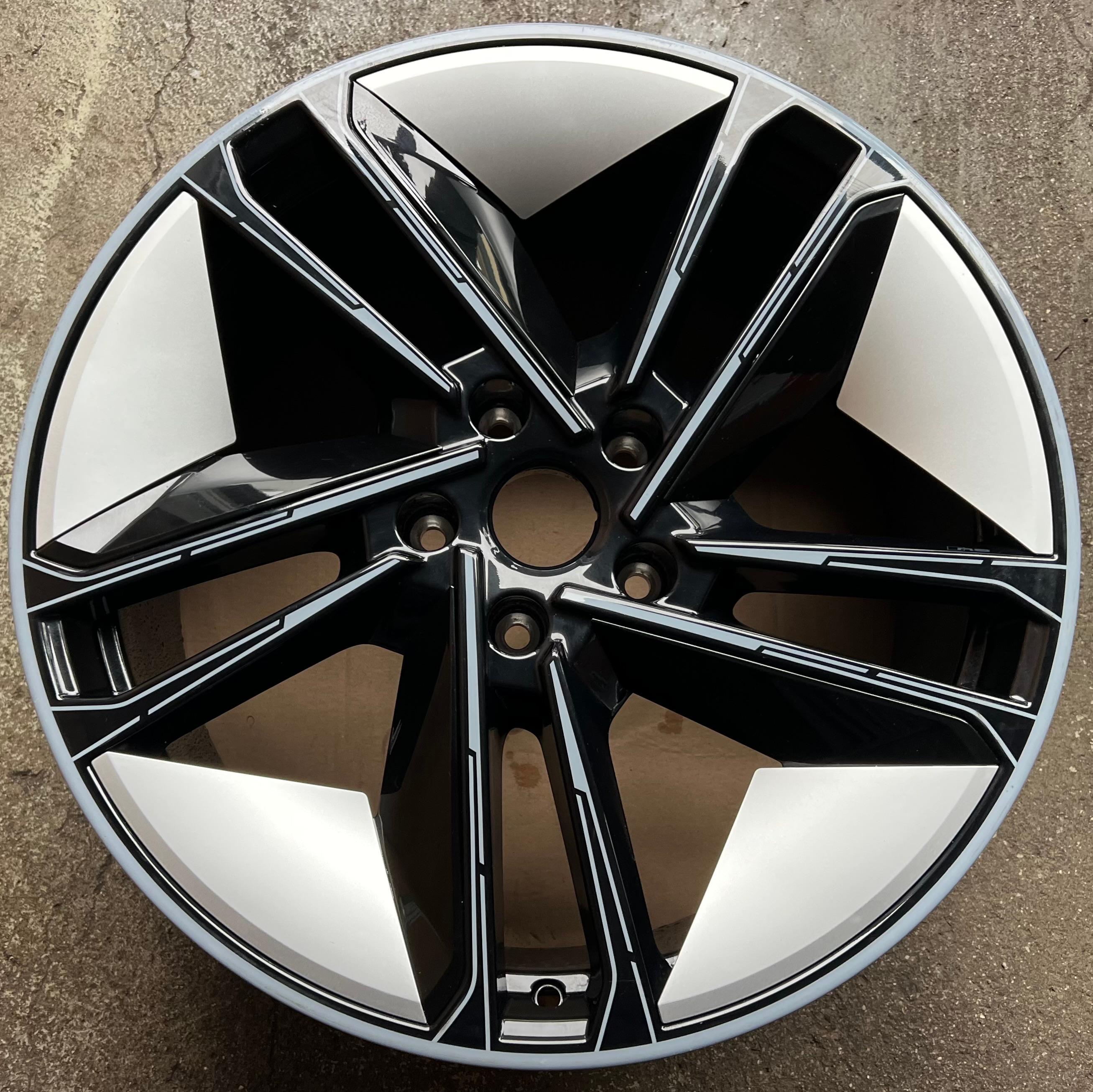 1 cerchio in lega originale da 21" per Audi E-TRON GT 4J 4J3601025L 9,5Jx21 ET60 ETRON