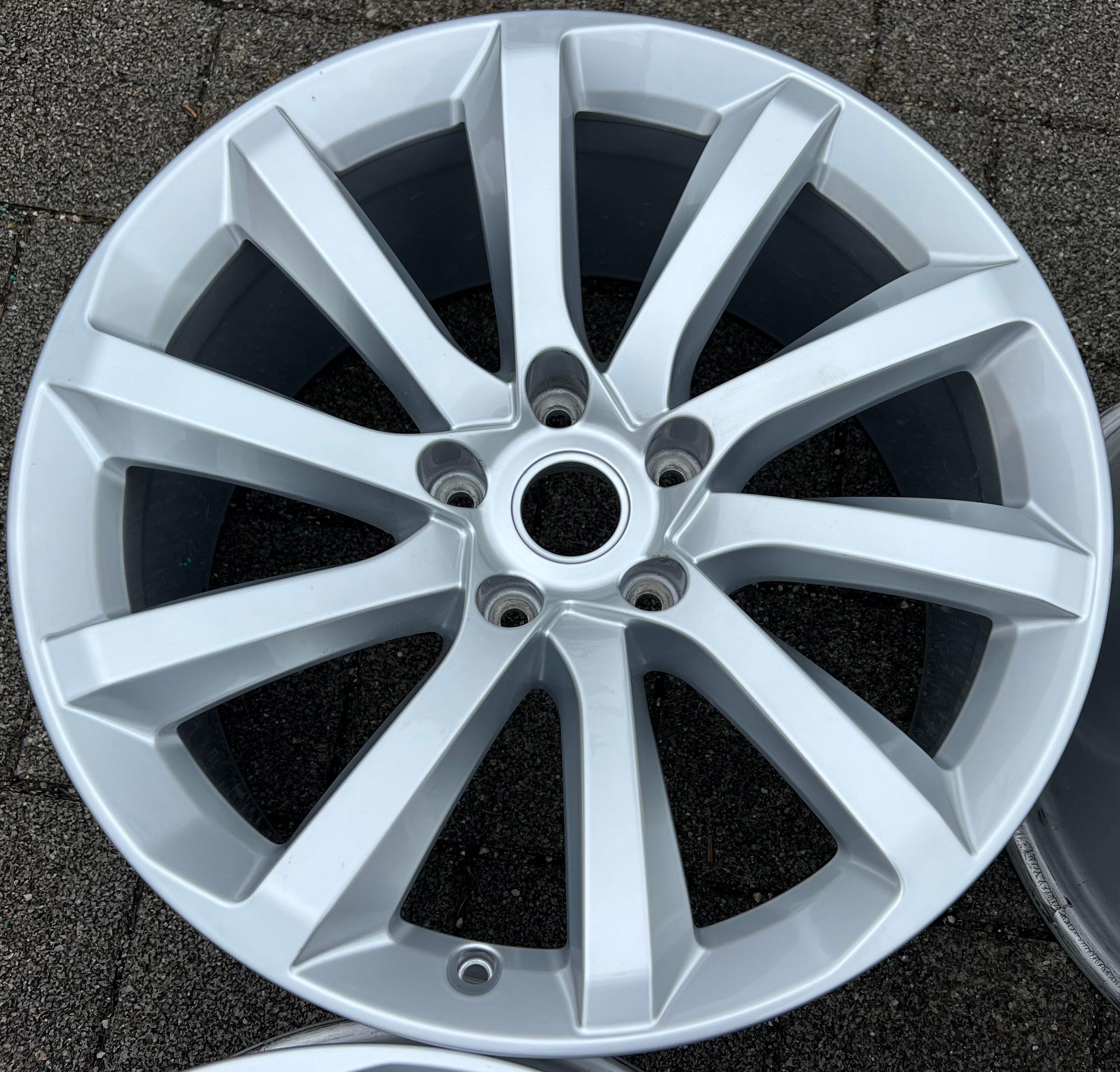 4 RUOTE ORIGINALI IN ALLUMINIO DA 20" BENTLEY BENTAYGA 36A601025A 9x20 ET28 FREEHOUSE