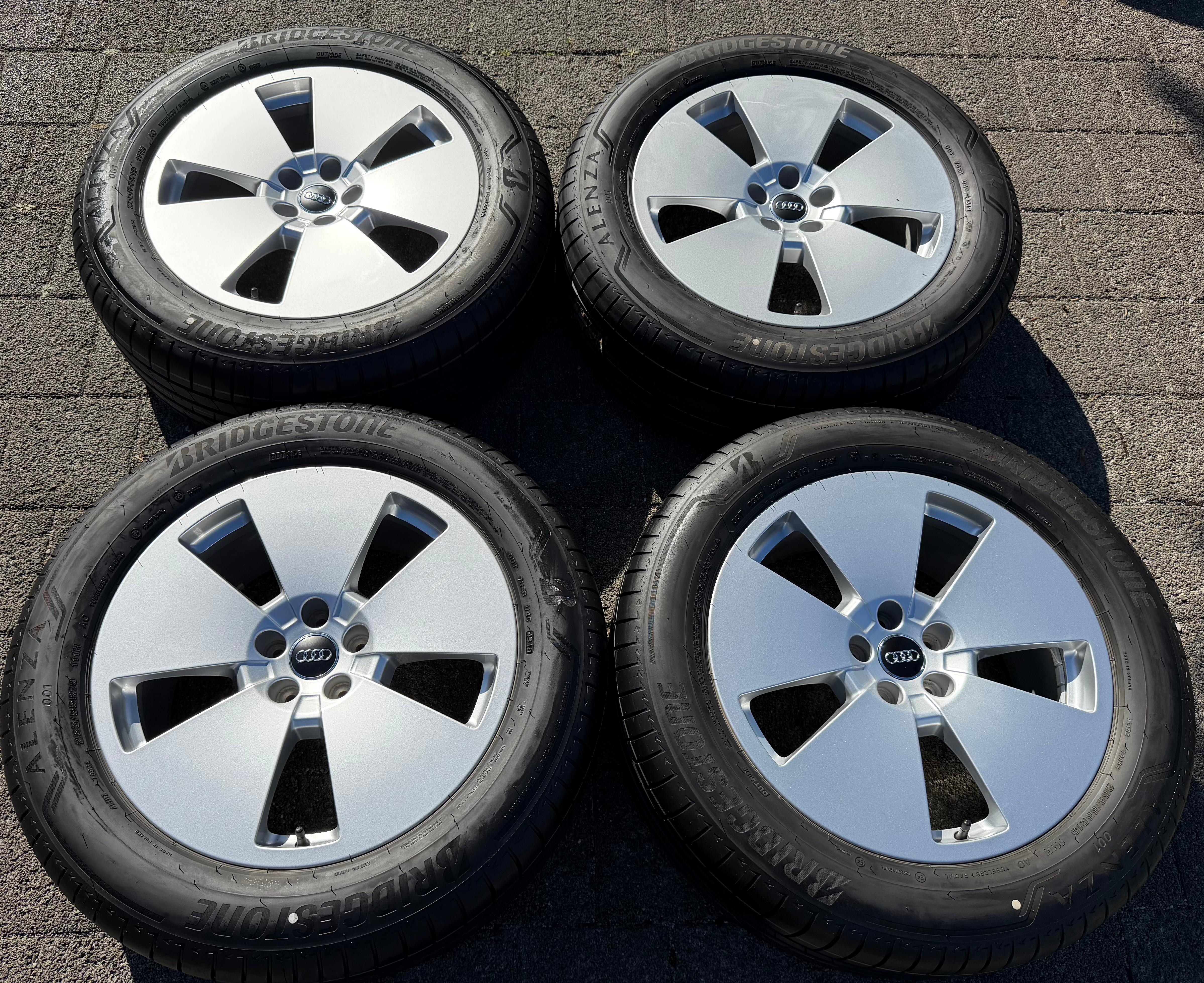 4 ruote estive originali in lega da 19" Audi Q8 E-TRON 4KE GEN 4KE601025R Etron