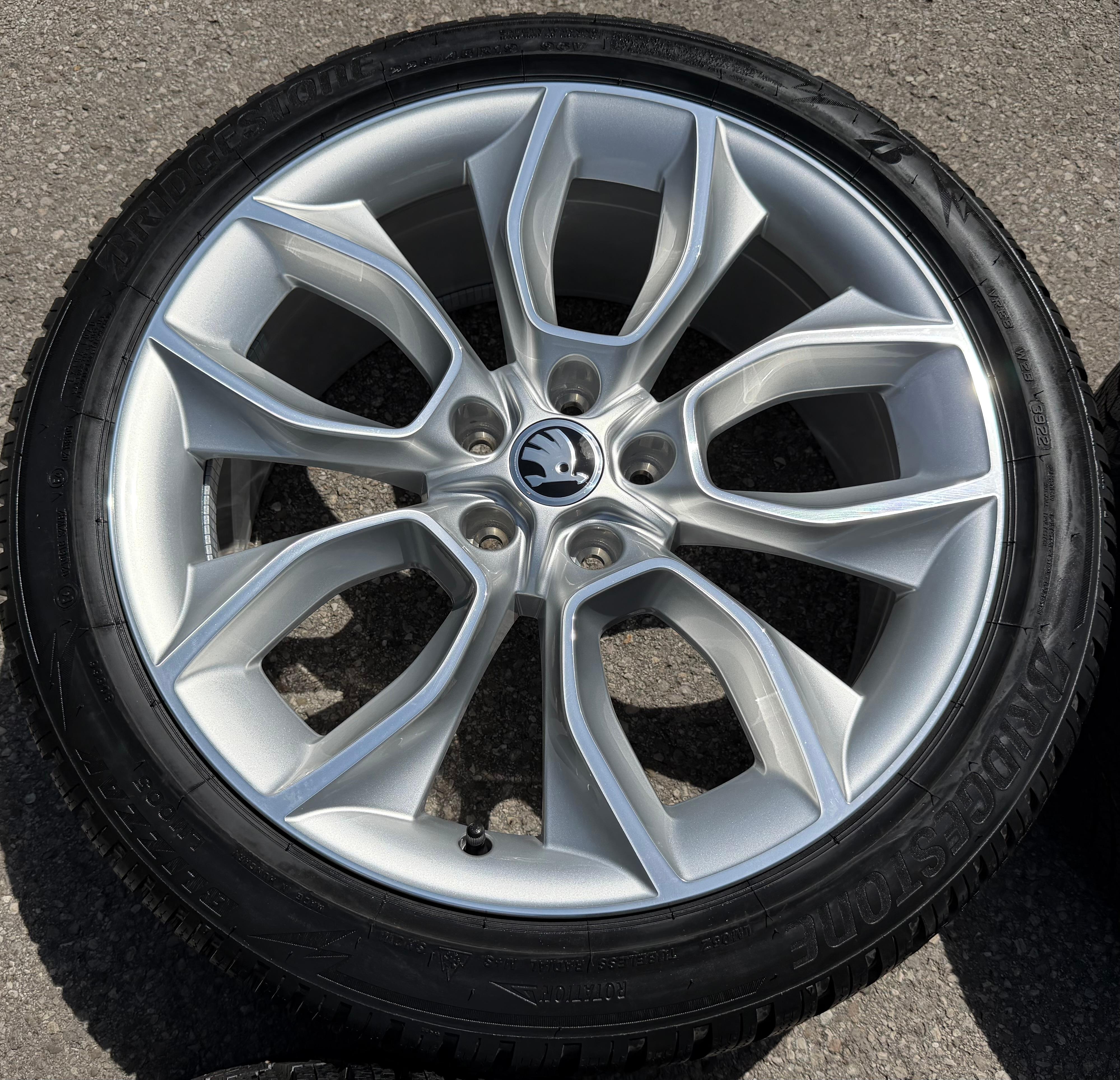4 ORIGINELE 19" ALUMINIUM WINTERWIELEN SKODA KAROQ 57A601025G 225/45R19 96V NIEUW