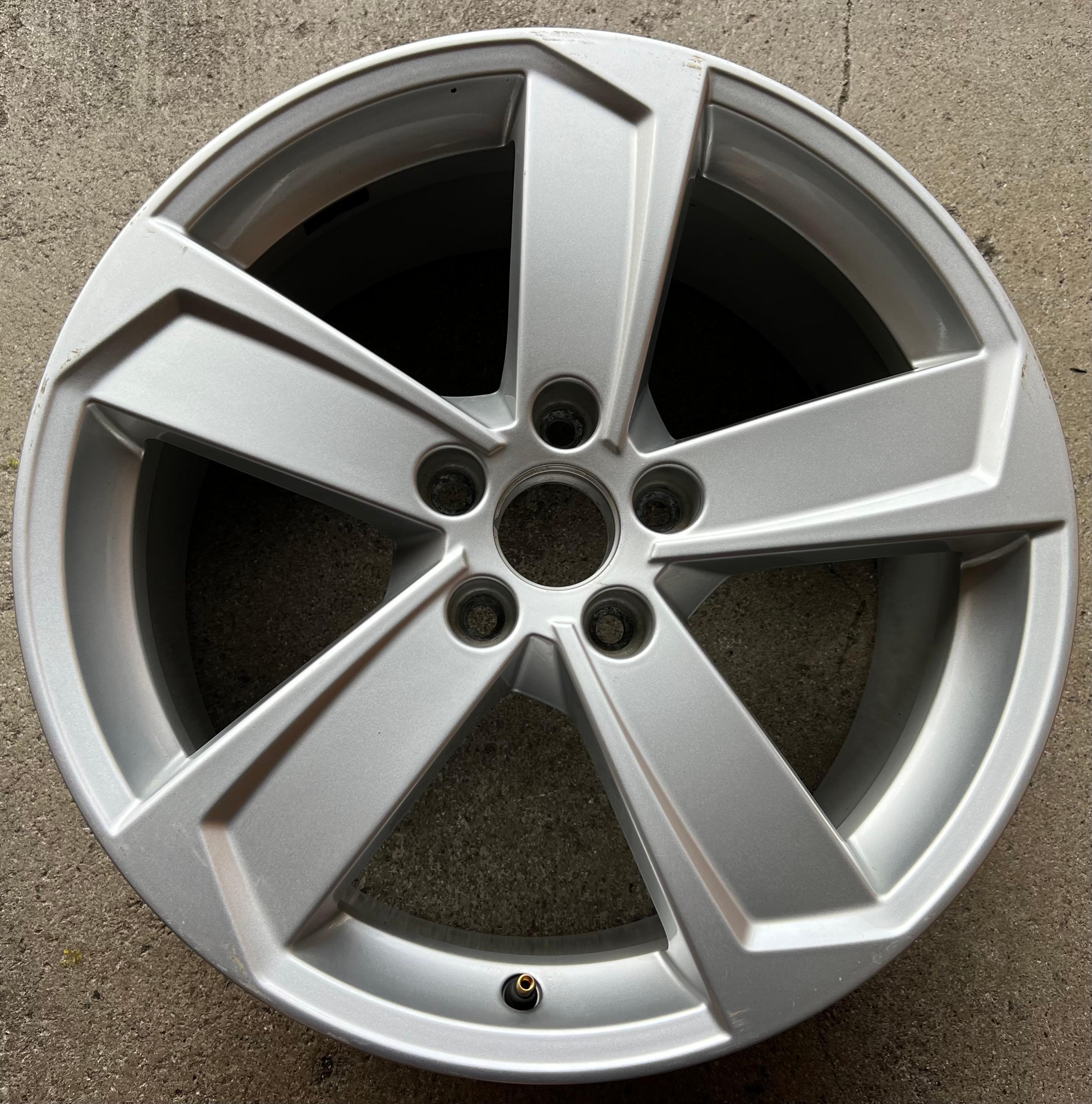 1 X ORIGINAL 18" ALUFELGE FELGE AUDI A3 S3 8V 8V0601025DF 8x18 ET46 FREIHAUS