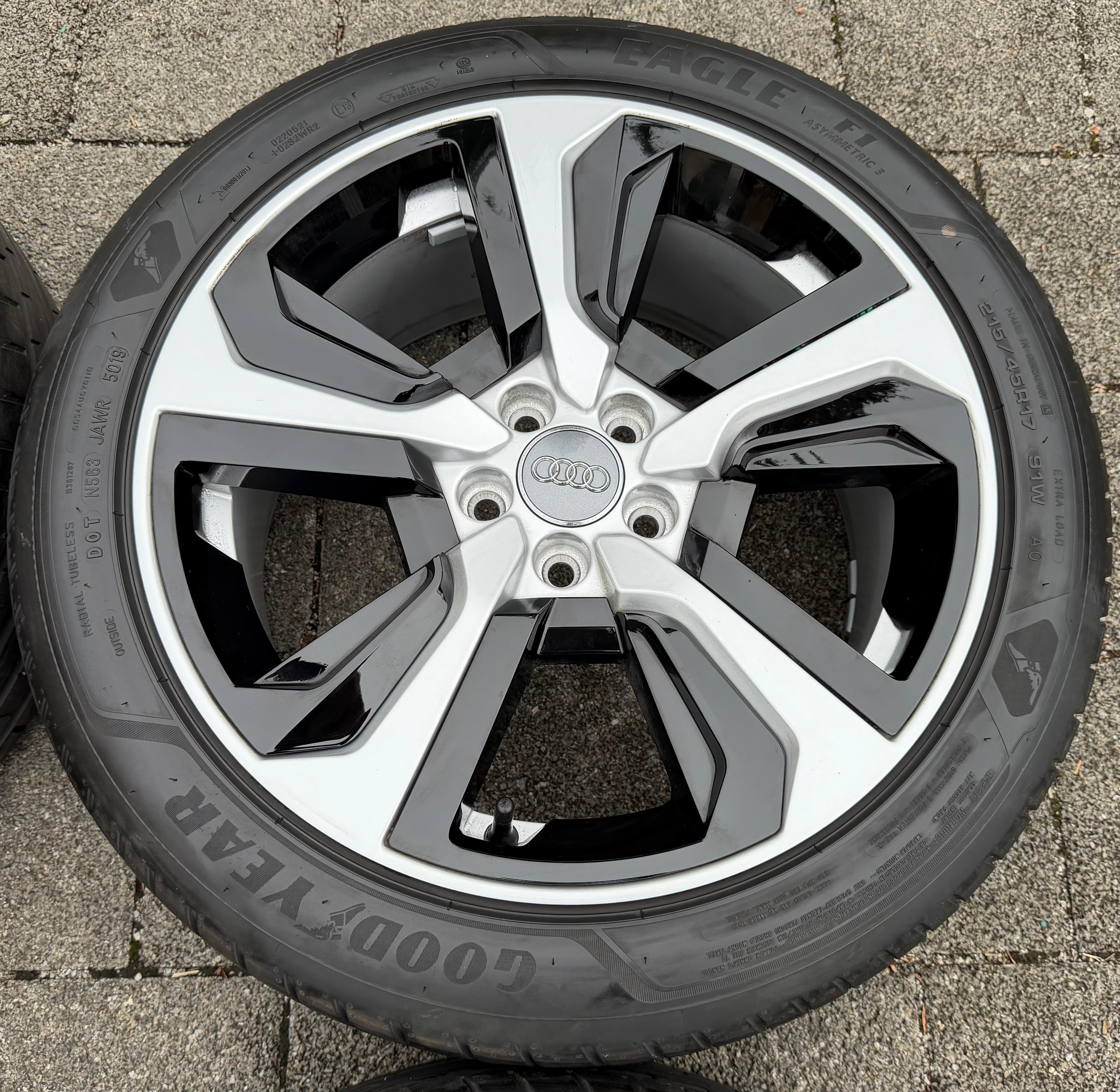 4 ruote estive in lega originali da 17" Audi A1 S1 GB GBA 82A601025AH 215/45R17 91W