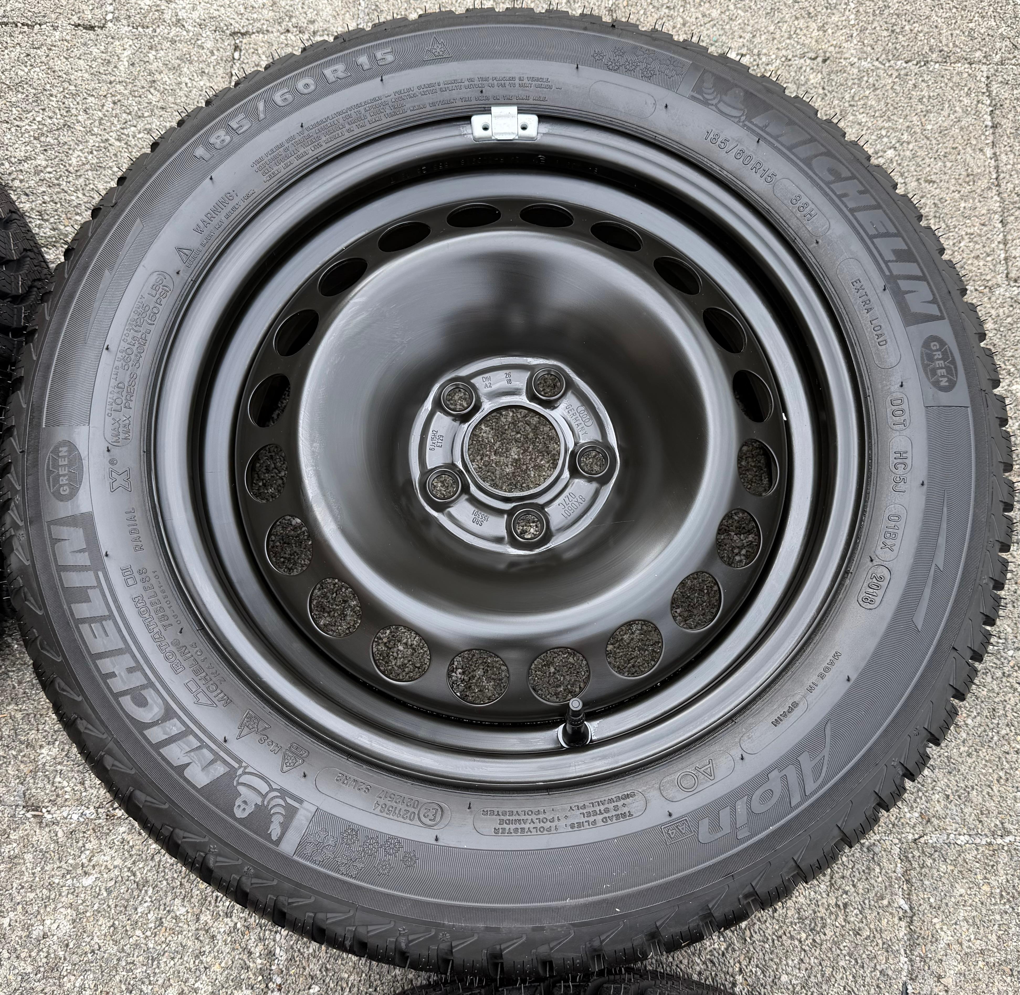 4 Winterräder Audi A1 8X 8X0601027C 185/60R15 88H Michelin Winterreifen