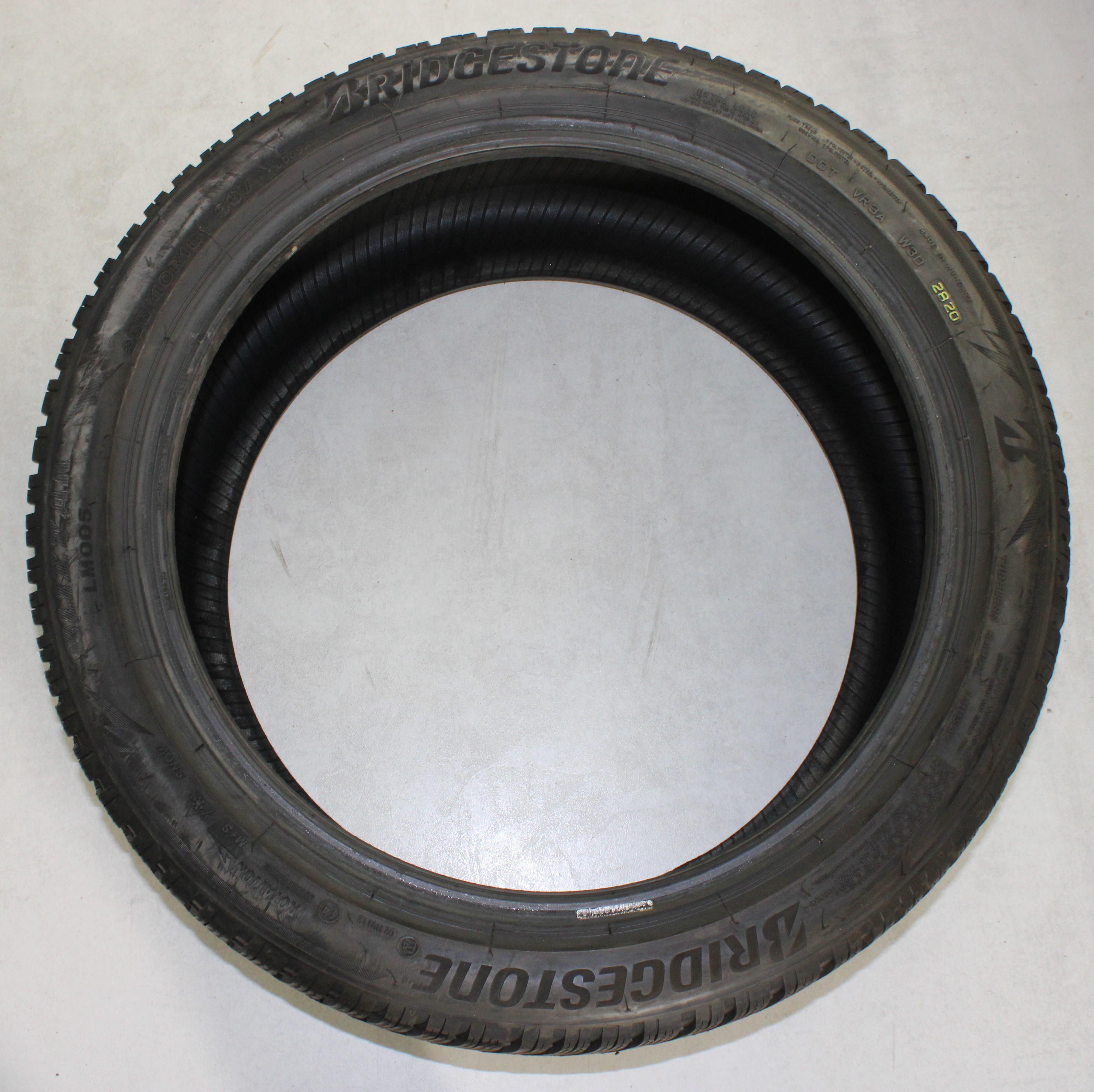 2 x 255/40R18 99V Winterreifen Bridgestone Blizzak LM005 5,5-6mm 2020