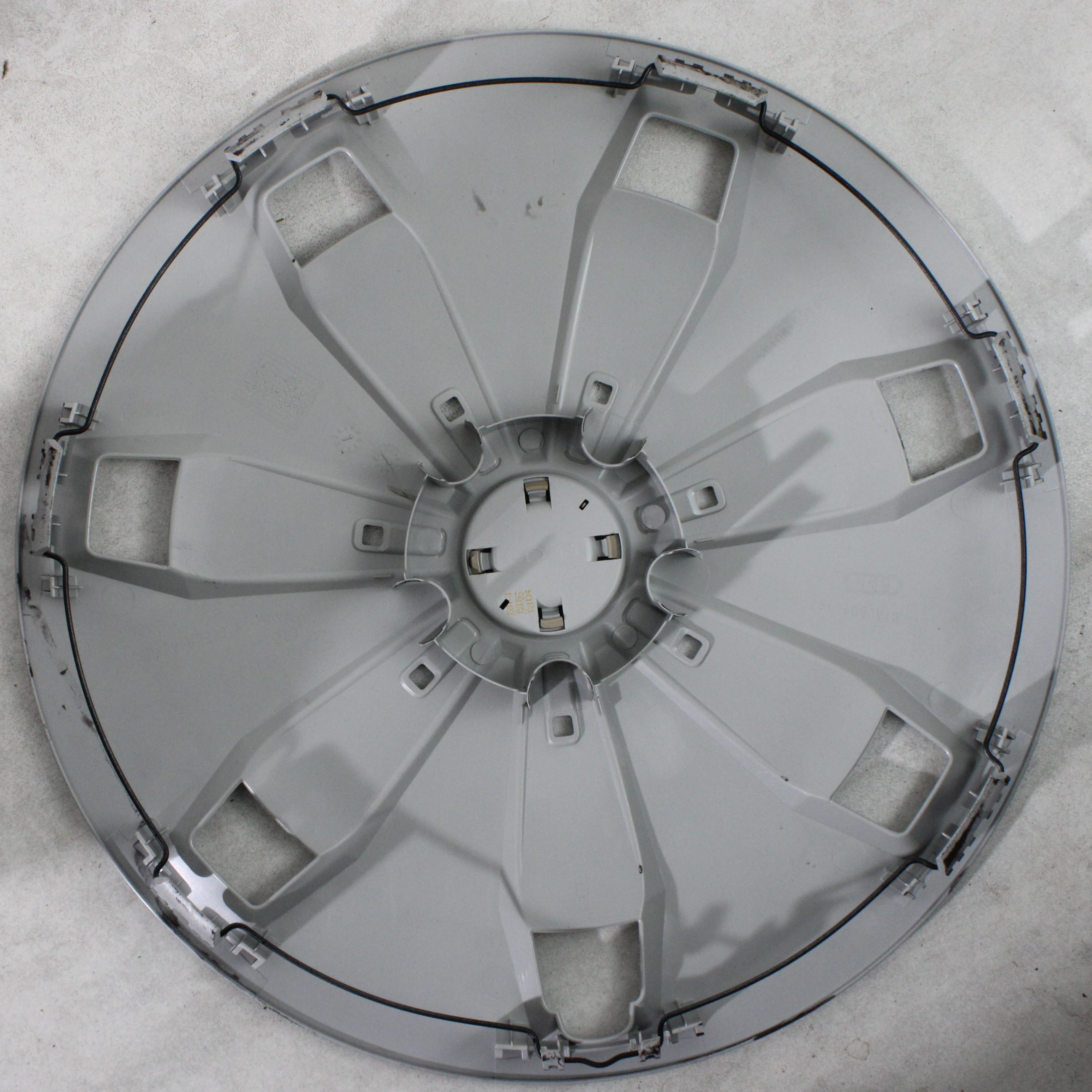 4x Original 16" Radkappen Audi A3 A4 Q2 81A601147 16 Zoll Radblenden