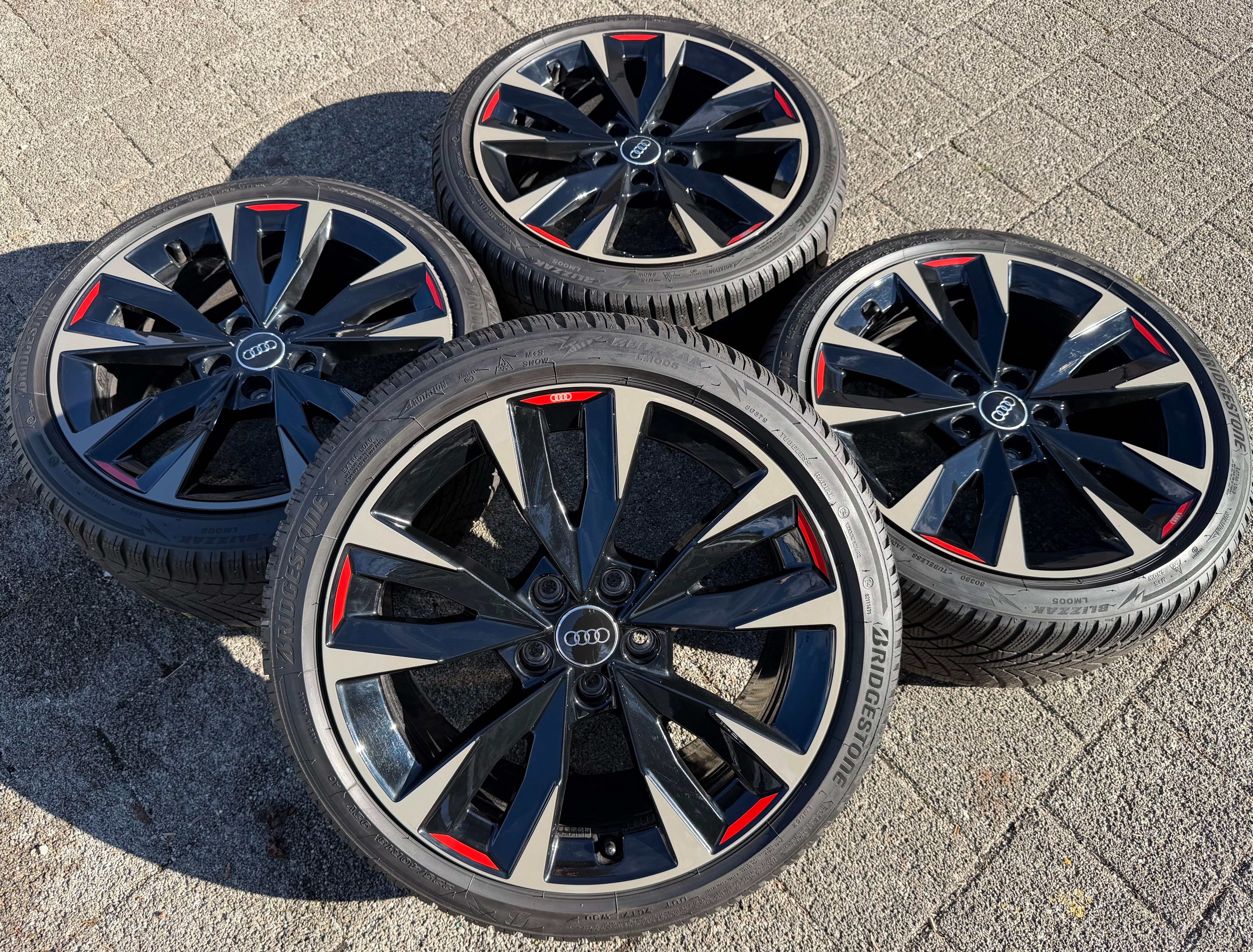 4 Original 18" Alufelgen Audi A3 S3 8Y 8Y0071498 8x18 ET46