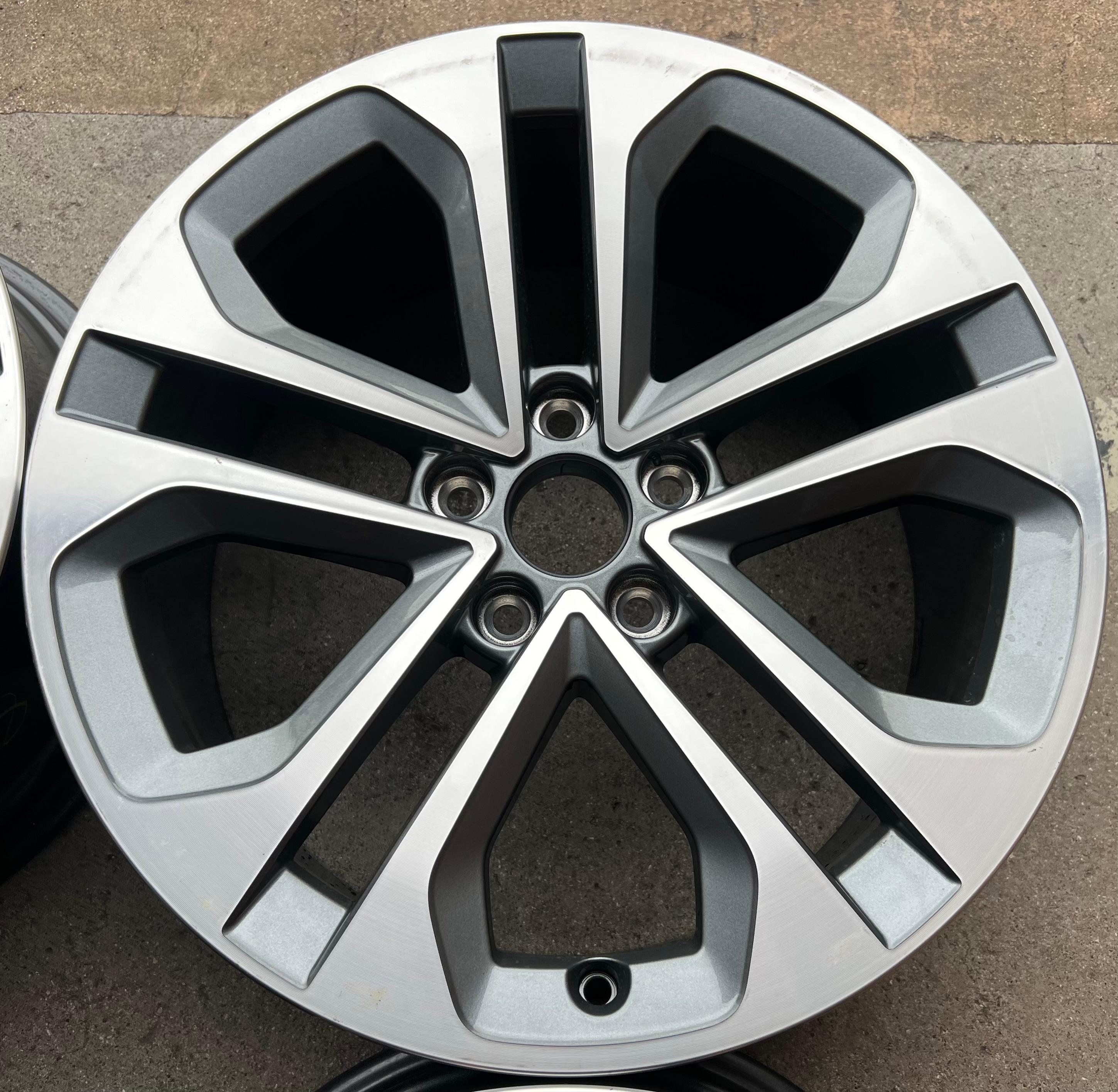 4 ORIGINAL 18" ALUFELGEN AUDI A3 S3 8Y 8Y0601025CE 8x18 ET46 FREIHAUS