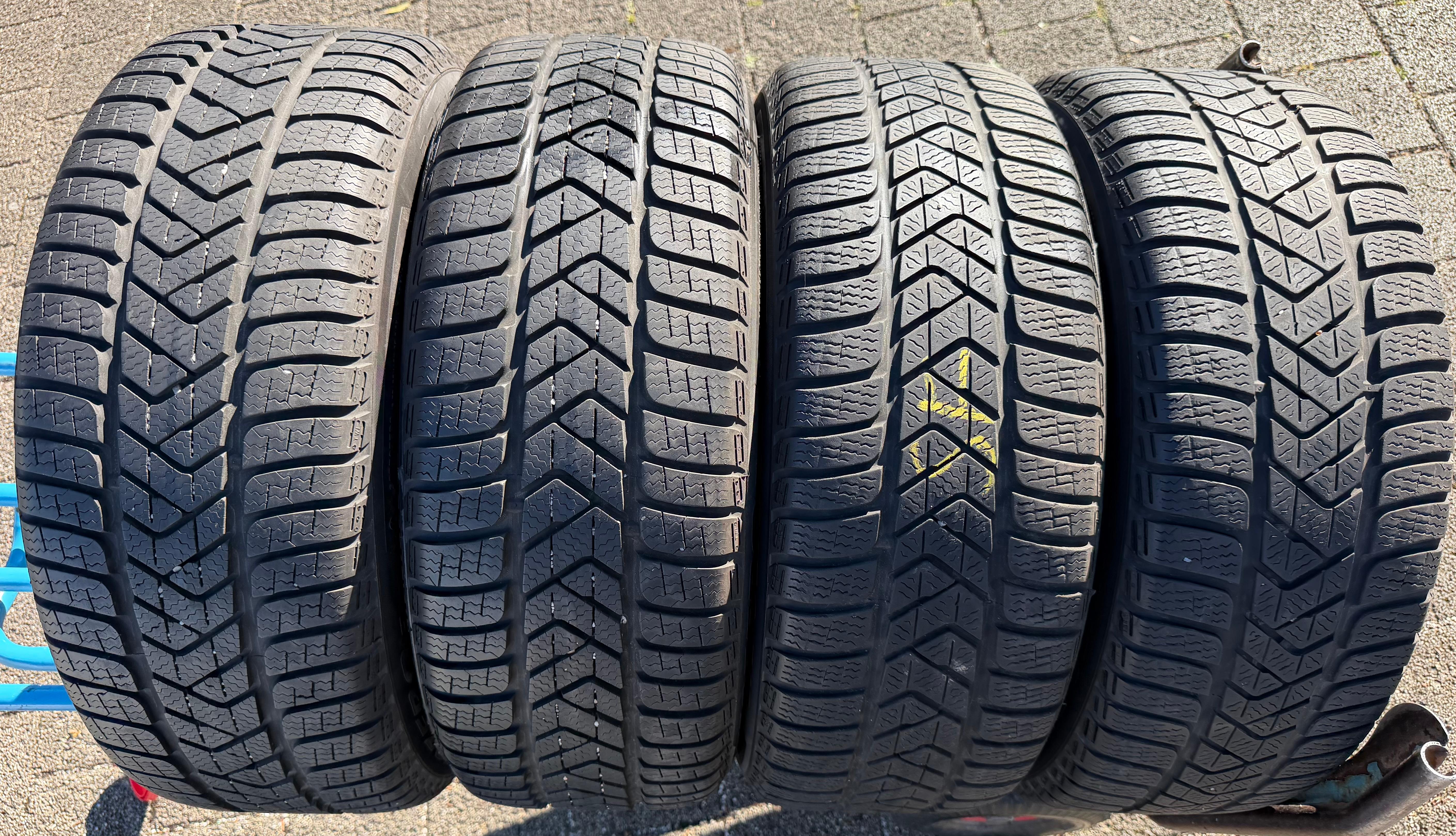 4 Alu 17" Winterräder Volvo S60 V60 V60 Cross Country S80 225/50R17 98H Pirelli