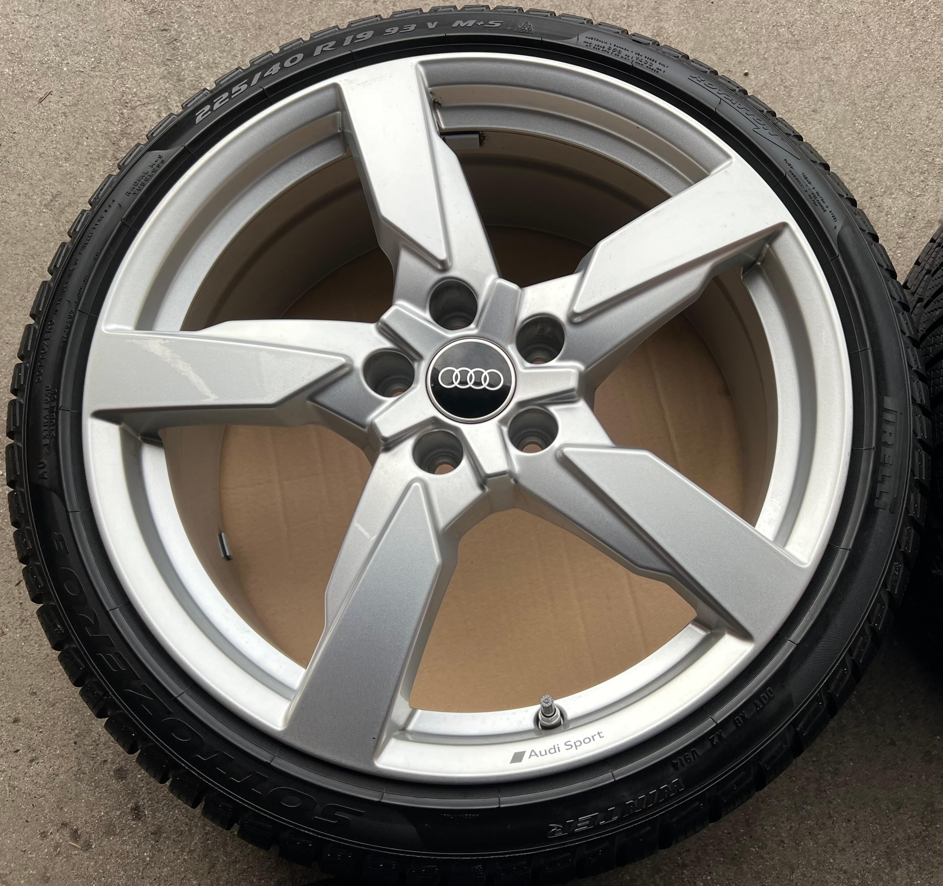 4 ORIGINAL 19" ALU WINTERRÄDER AUDI TT TTS 8S 8S0601025AG 225/40R19 93V PIRELLI