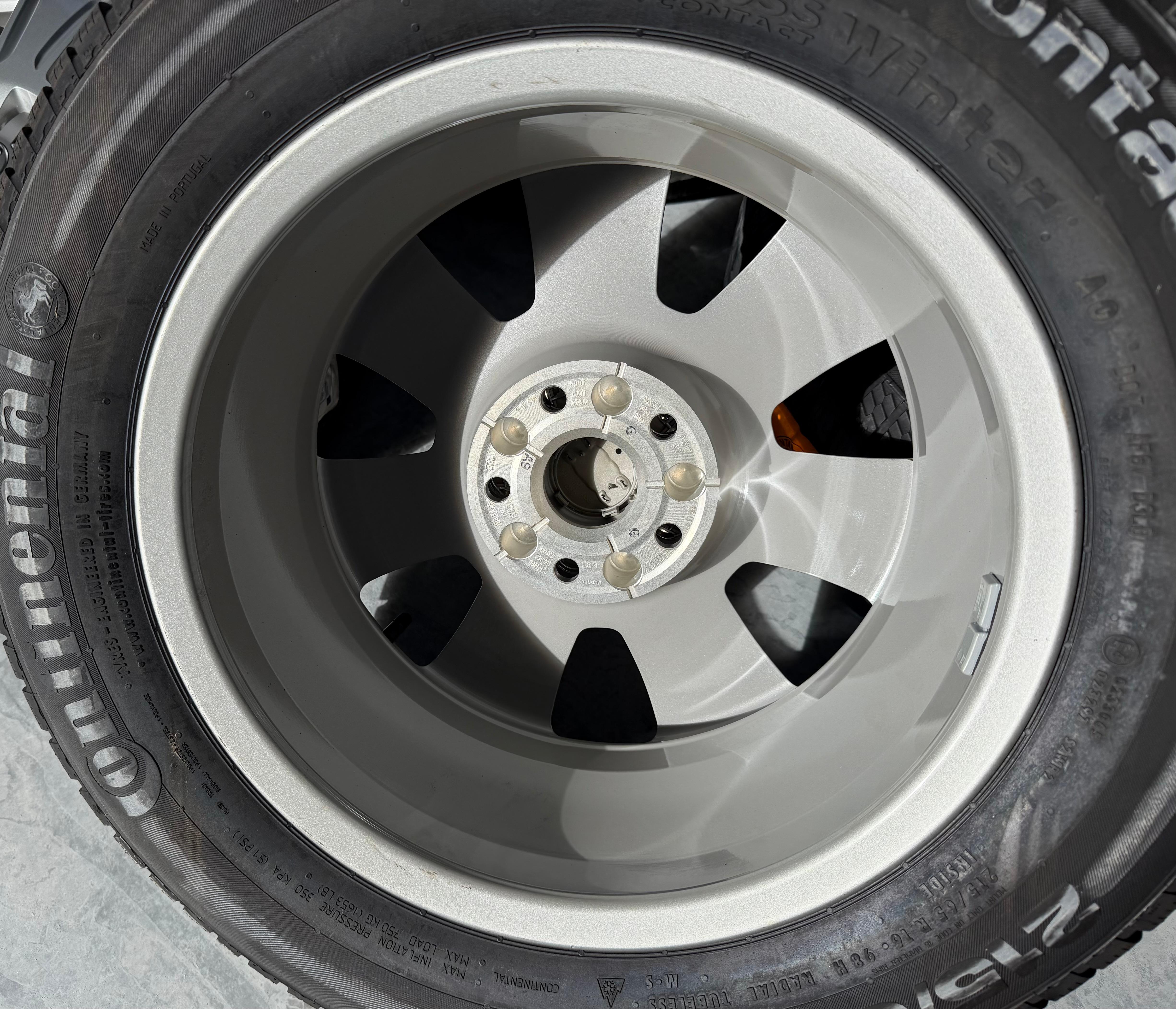 4 Original 16" Alu Winterräder Audi Q3 8U 8U0601025Q 215/65R16 98H Continental