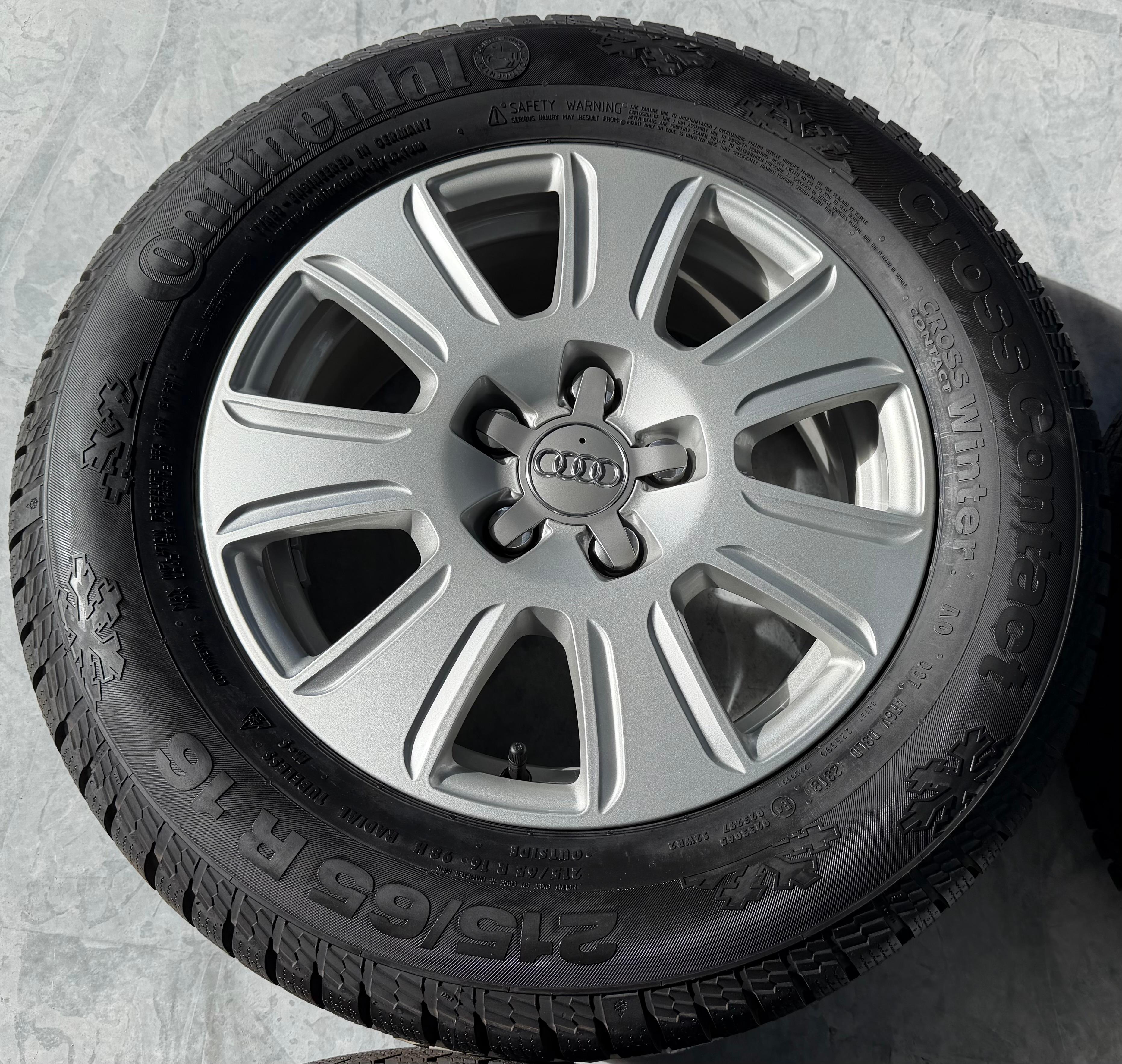4 Original 16" Alu Winterräder Audi Q3 8U 8U0601025Q 215/65R16 98H Continental