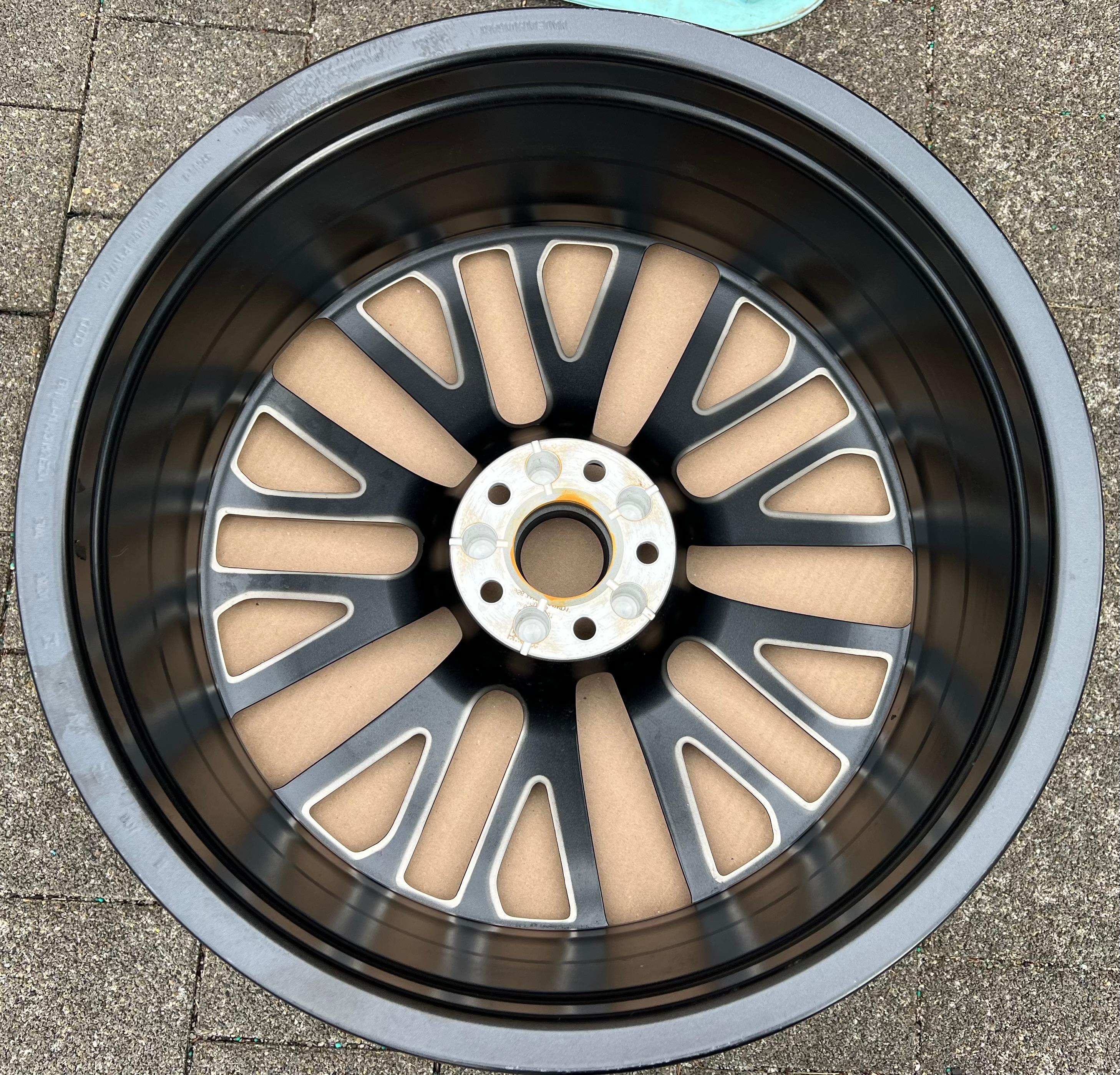 1 cerchio in lega originale da 21" per Audi Q5, colore Gun Gub, codice 8MA601025L, 8x21, ET34, spedizione gratuita
