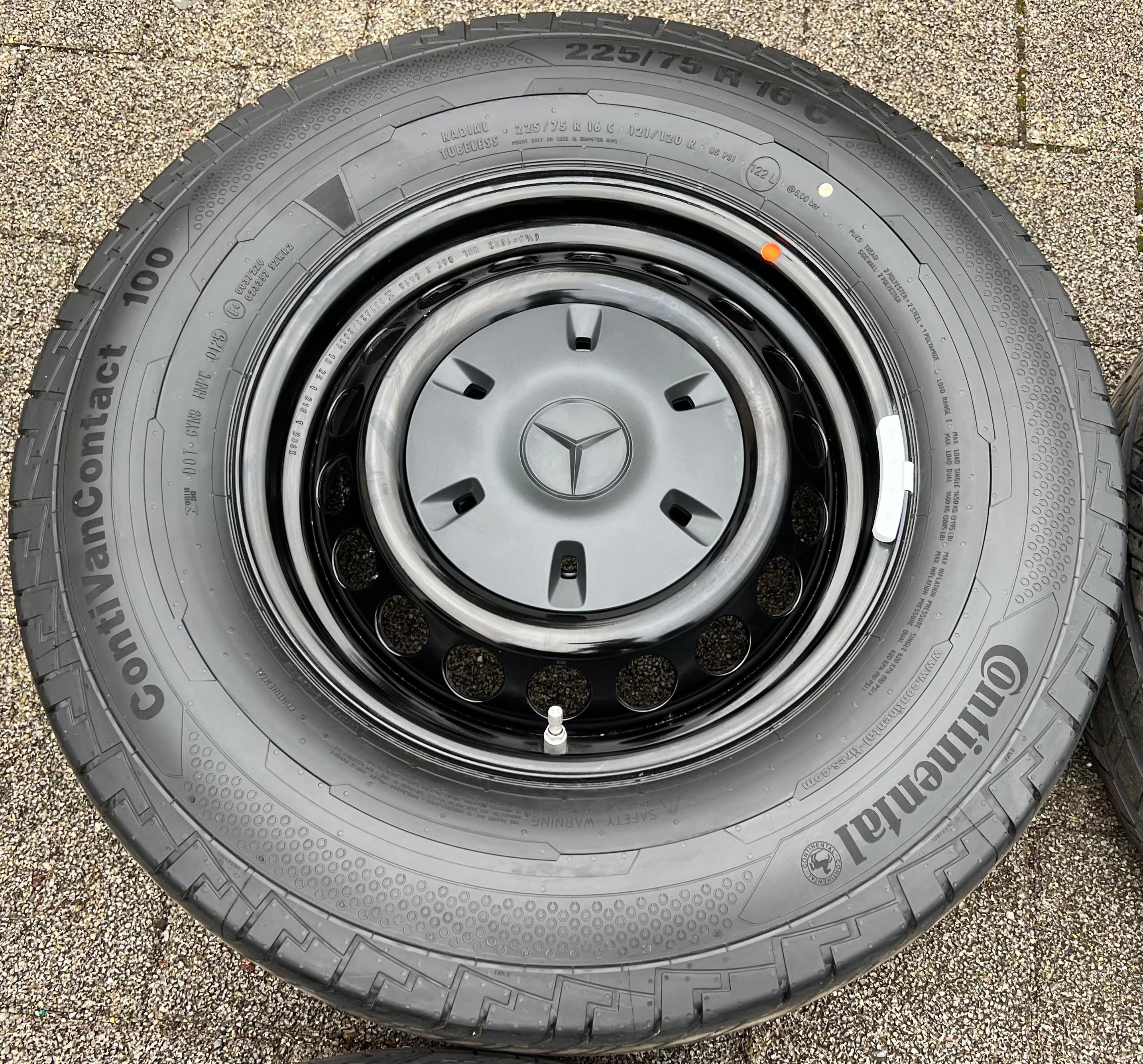 4 SOMMERRÄDER MERCEDES SPRINTER W907 225/75R16C 121/120R CONTINENTAL 2025 NEUWERTIG