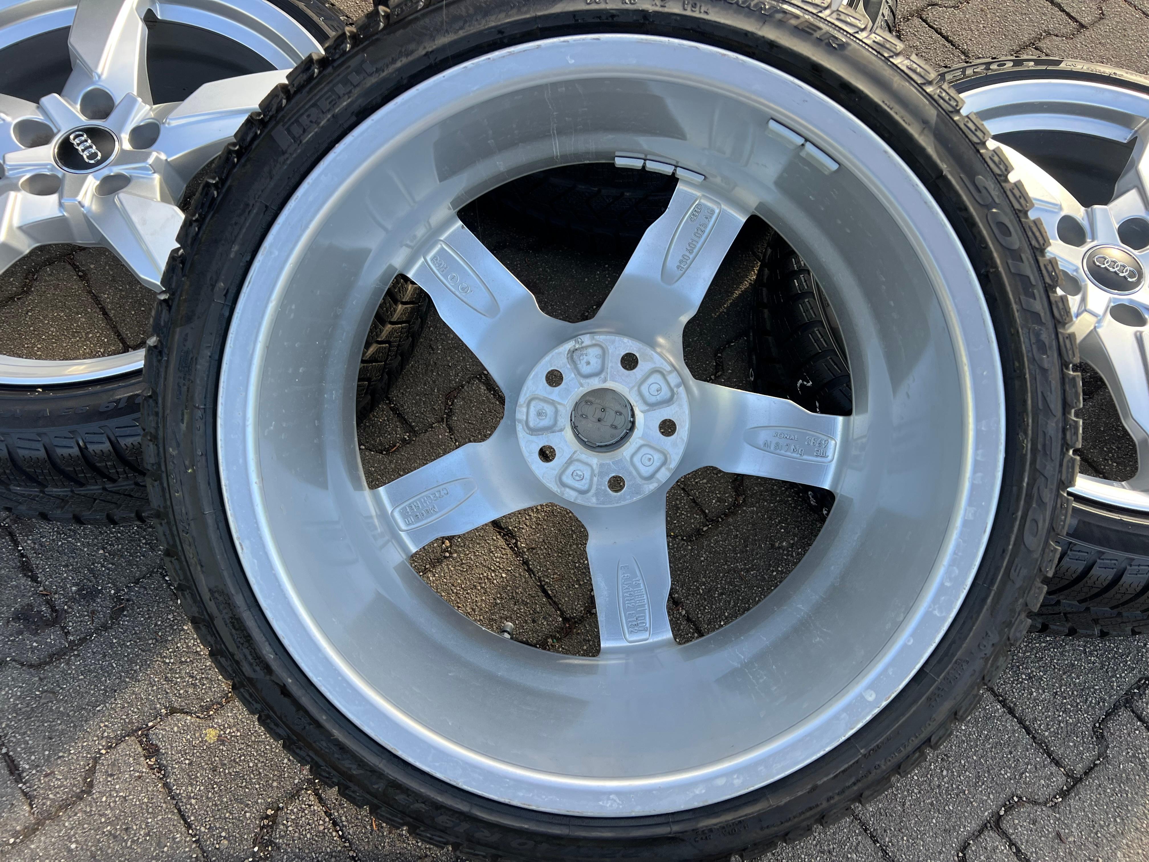 4 ORIGINAL 19" ALU WINTERRÄDER AUDI TT TTS 8S 8S0601025AG 225/40R19 93V PIRELLI