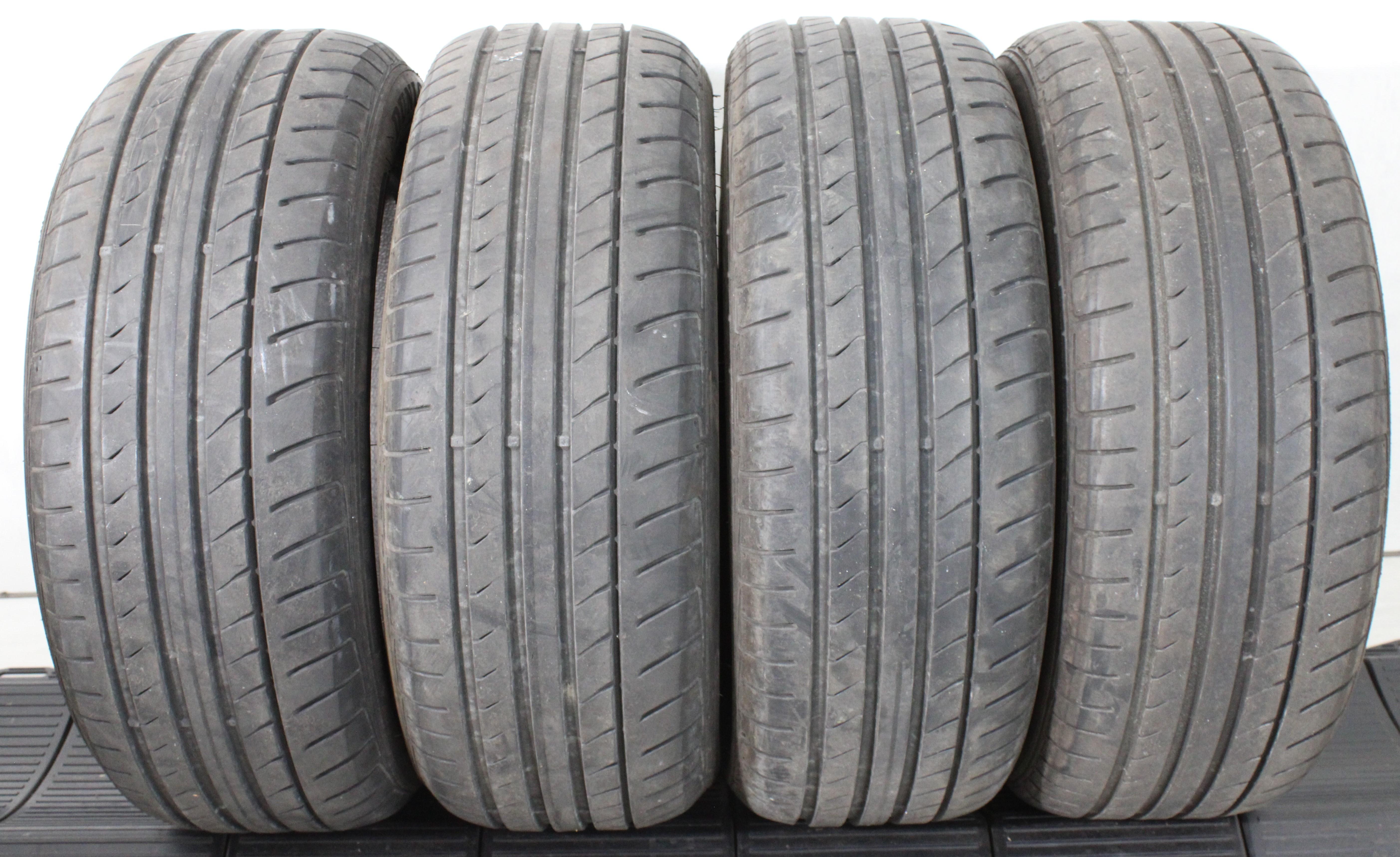 4 x 205/55R16 91V Sommerreifen Dunlop Sport Bluresponse 1x5mm/2x5,5mm/1x6mm 3x2019/1x2020
