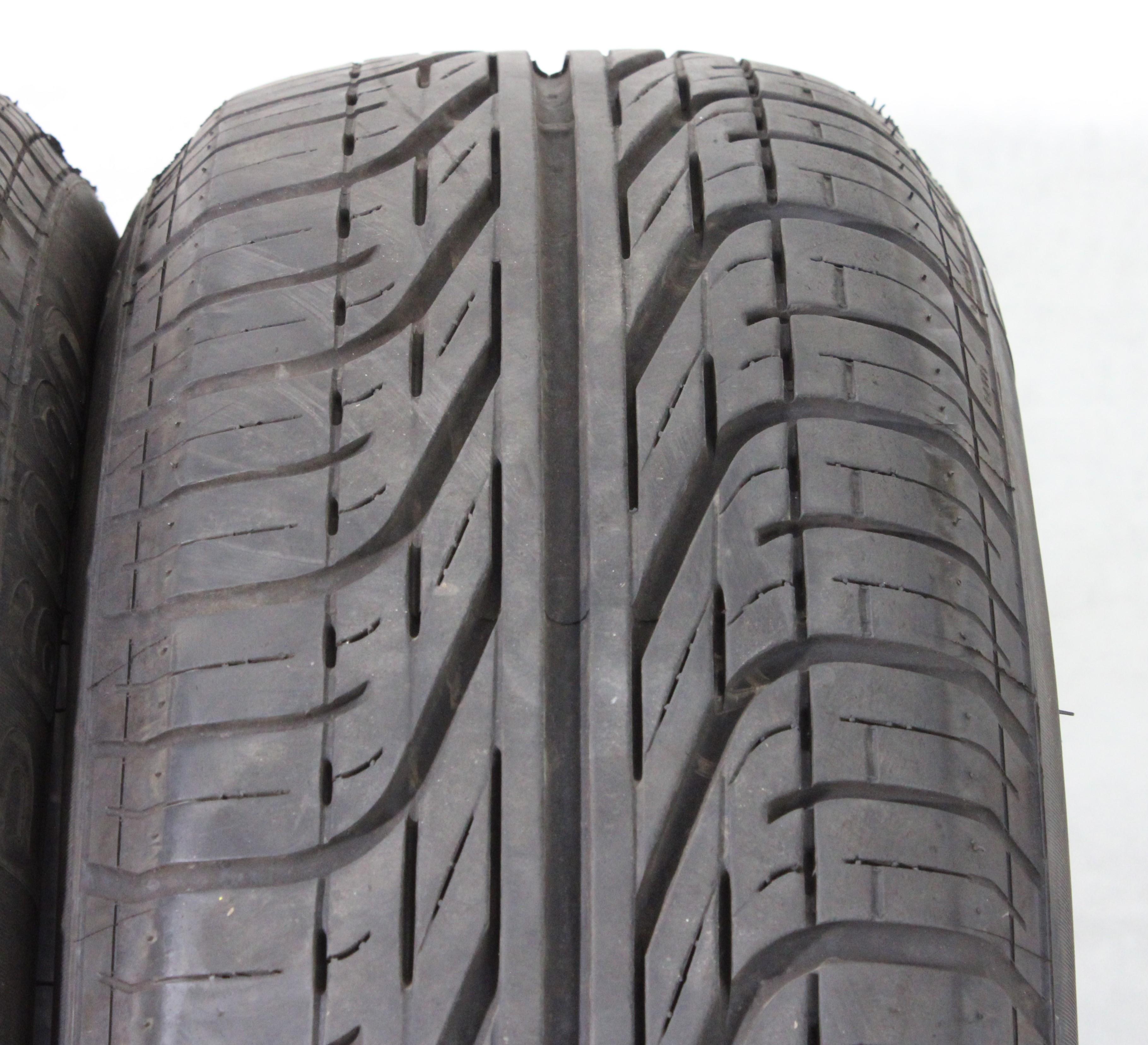 2 x 195/65R15 91W Sommerreifen Pirelli P6000 N2 in der Mitte 6mm und auf den Schultern 5mm. 2015
