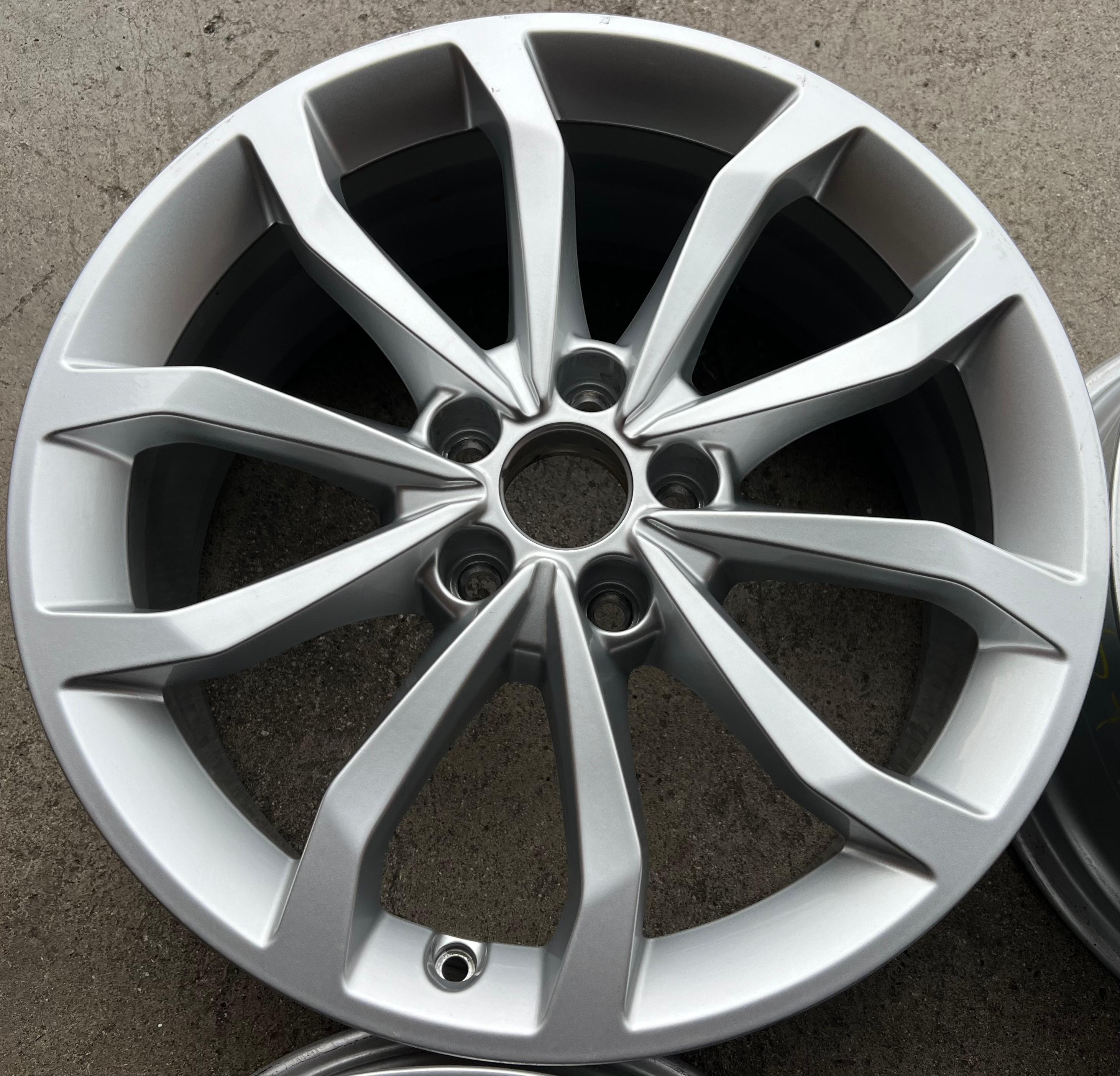 4 CERCHI IN LEGA ORIGINALI DA 18" PER AUDI A4 8W 8W0601025ED 7,5x18 ET39 SPEDIZIONE GRATUITA