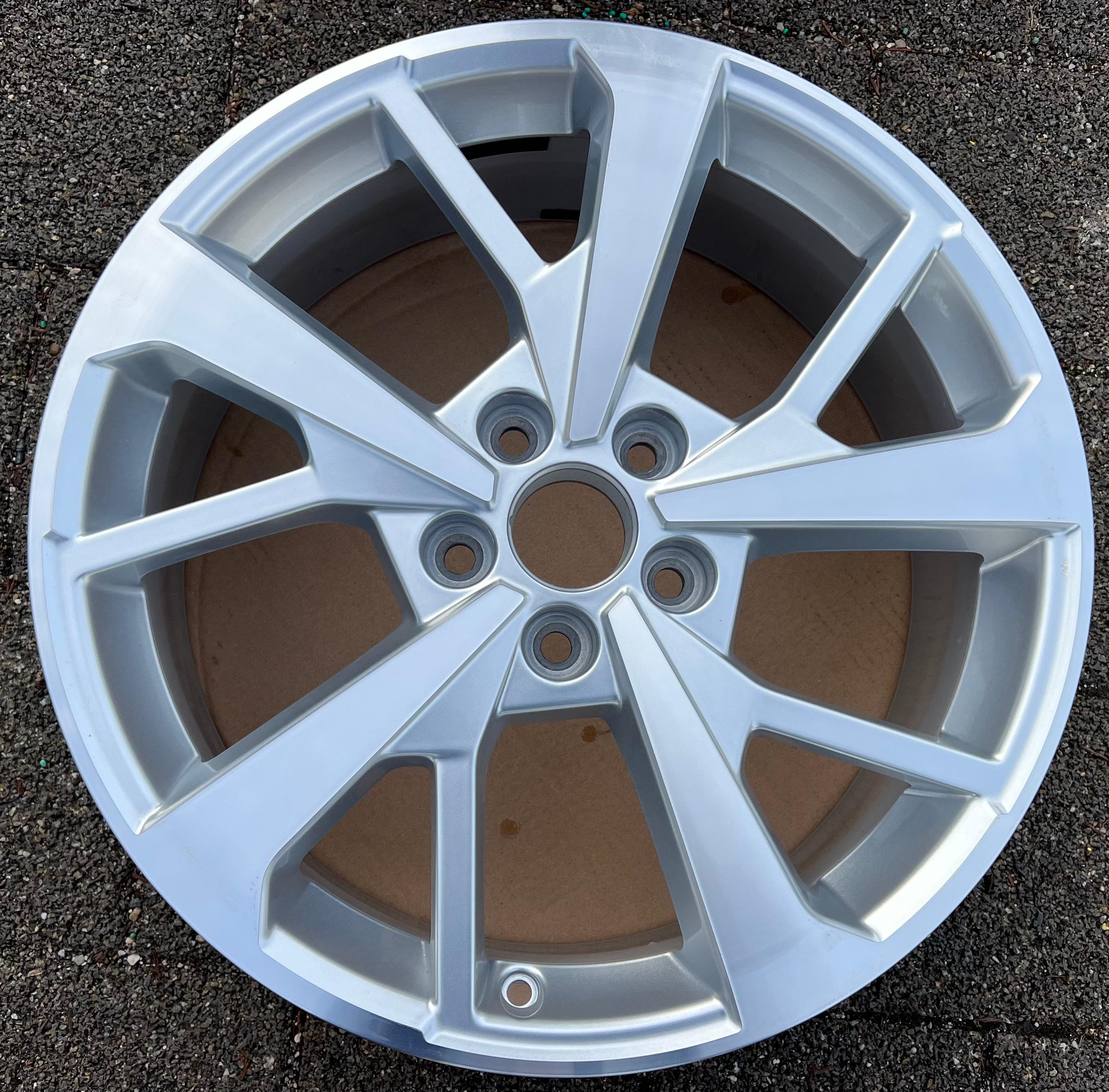 1 jante en aluminium d'origine Audi Q3 F3 83A601025J 18" (7x18 ET43), livraison gratuite