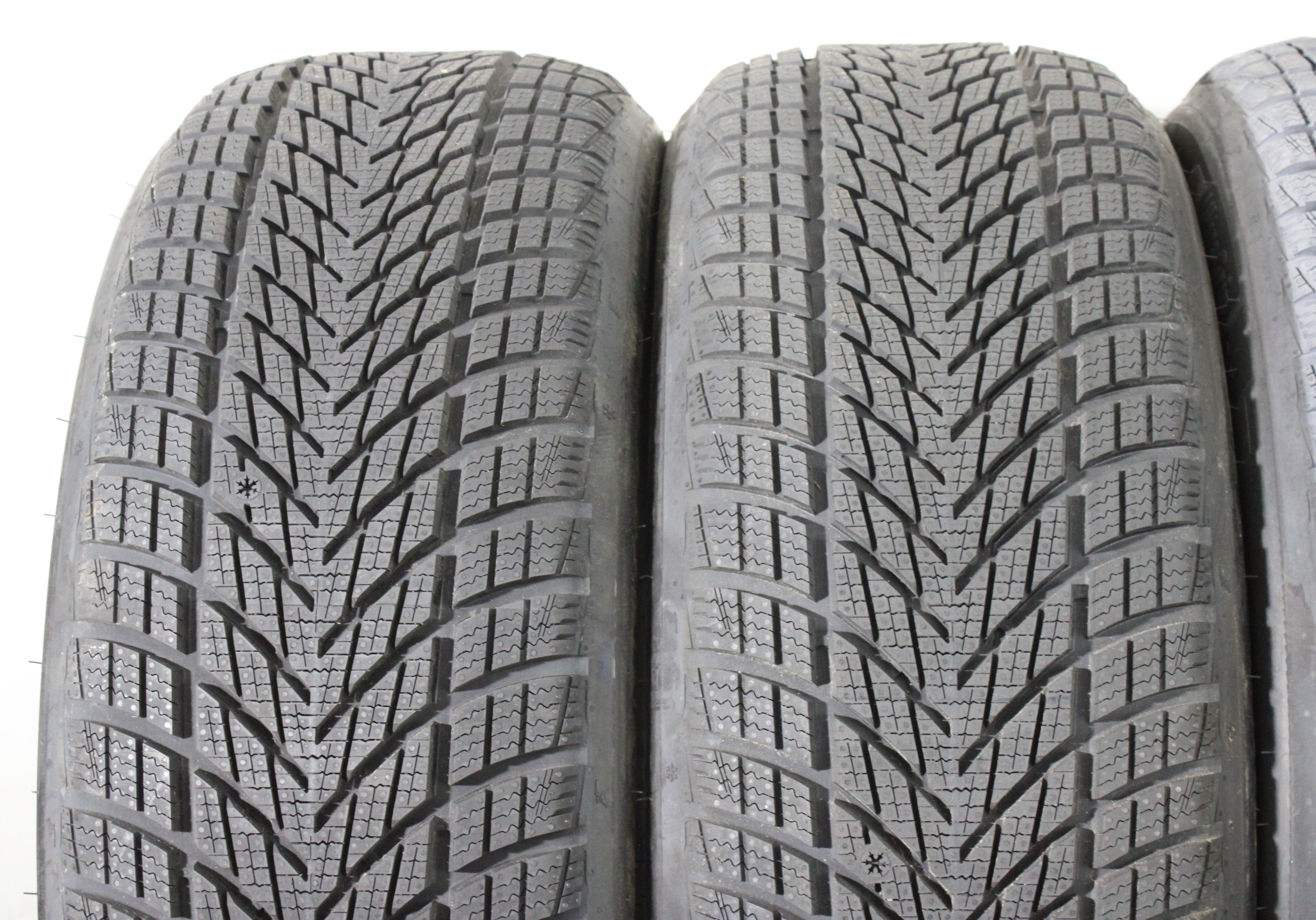 4 pneumatici invernali Goodyear Ultra Grip Performance 3 2023 205/55R17 95H * NUOVI