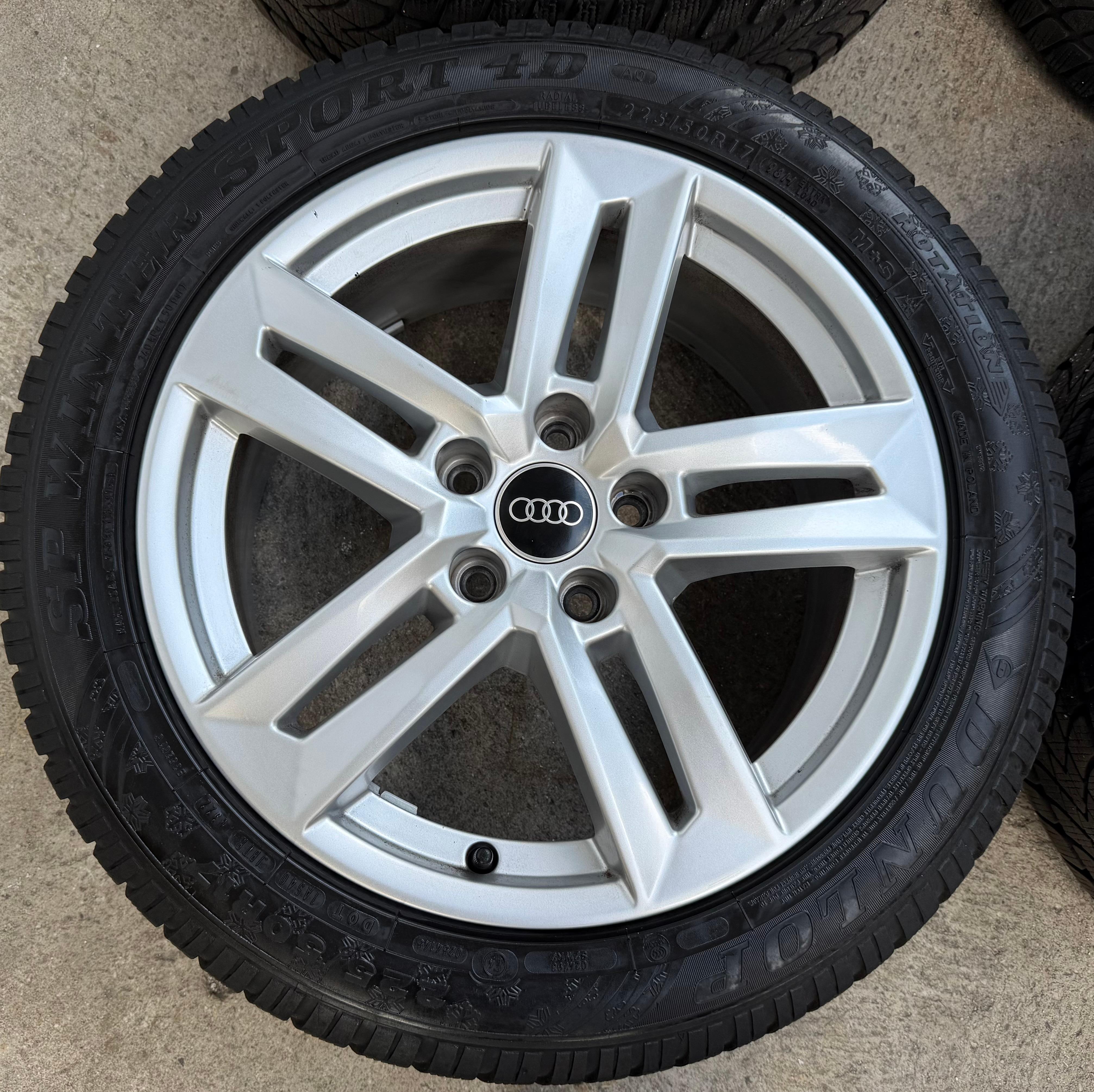 4 jantes en alliage d’origine de 17" Audi A4 8W B9 8W0601025P 7x17 ET42