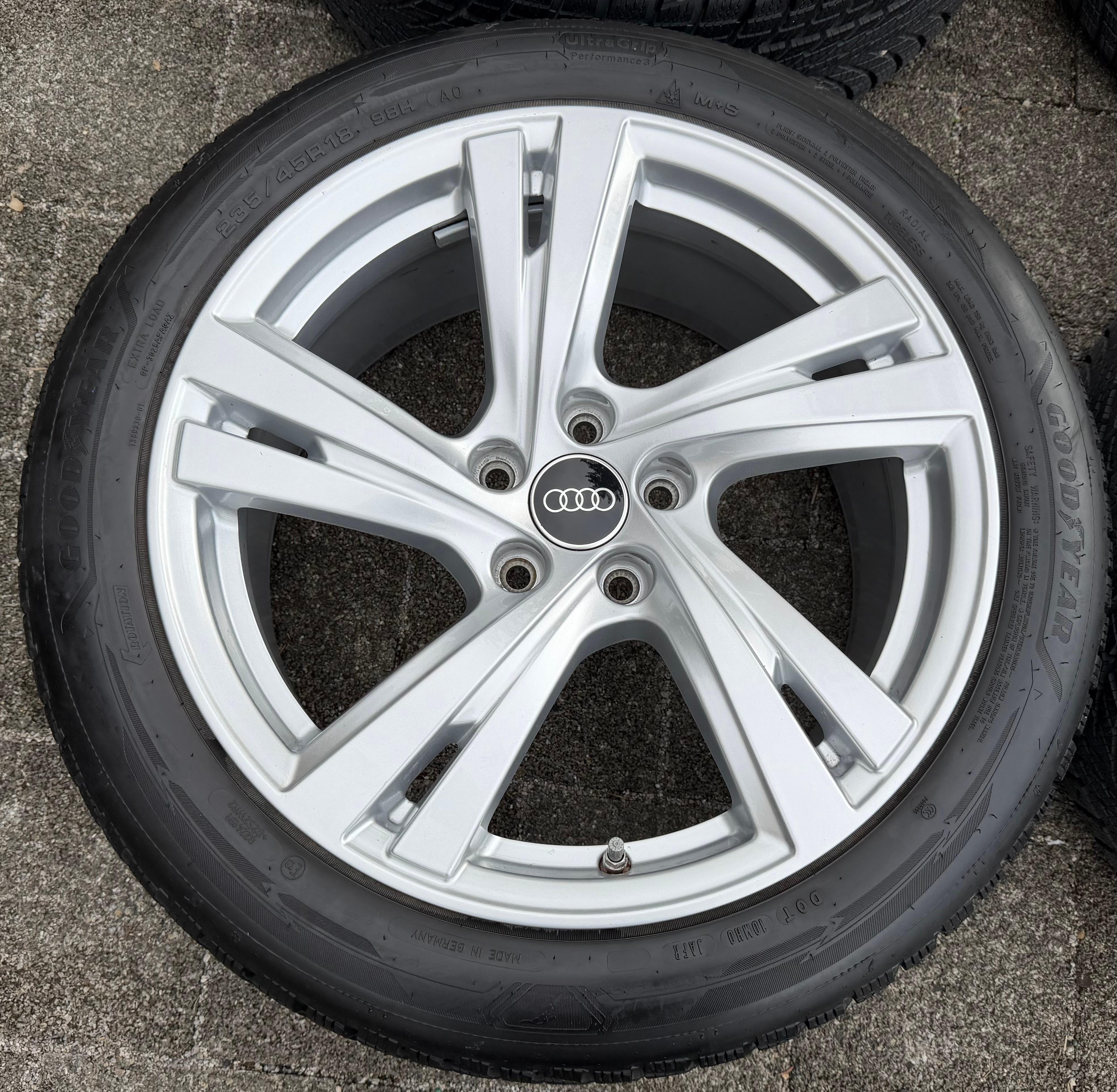 4 RUEDAS DE ALEACIÓN ORIGINALES DE INVIERNO DE 18" AUDI A5 S5 FU2 B10 8B3601025C 235/45R18 98H 2024