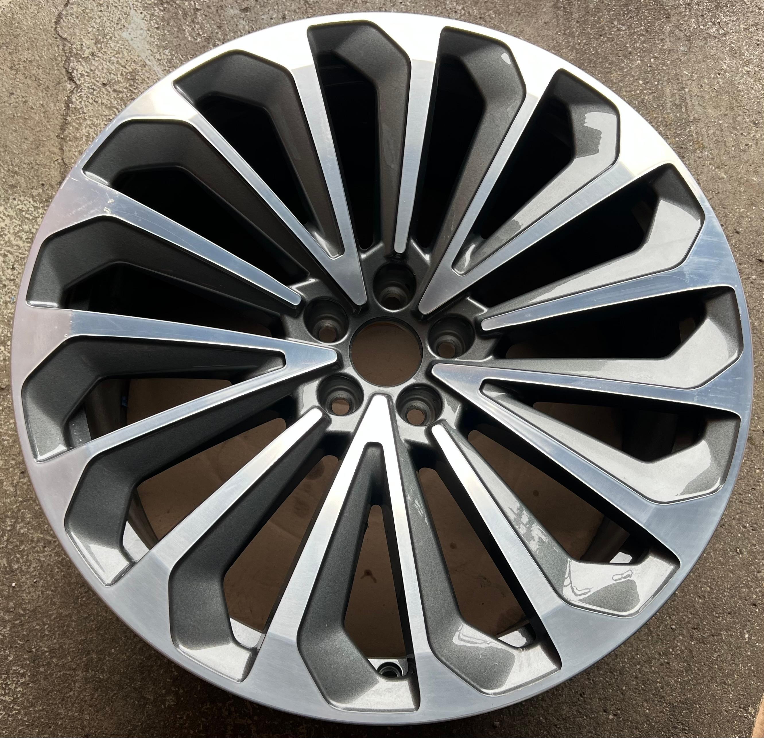 1 cerchio in lega originale da 21" per Audi E-TRON Q8 4KE 9,5x21 ET36 4KE601025G