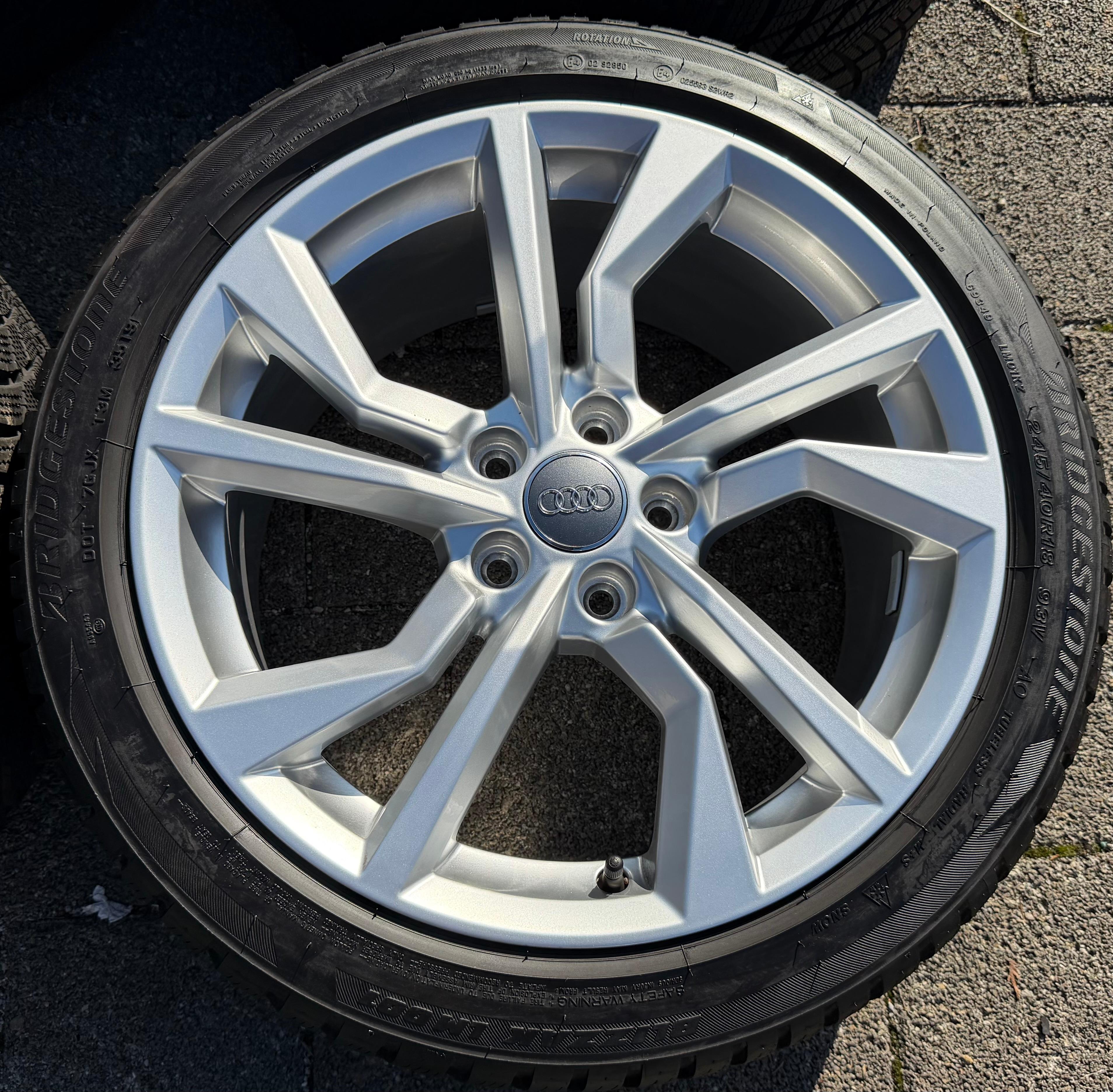 4 roues hiver en aluminium d’origine 18" Audi TT TTS 8S 8S0601025AN 245/40R18 93V Bridgestone