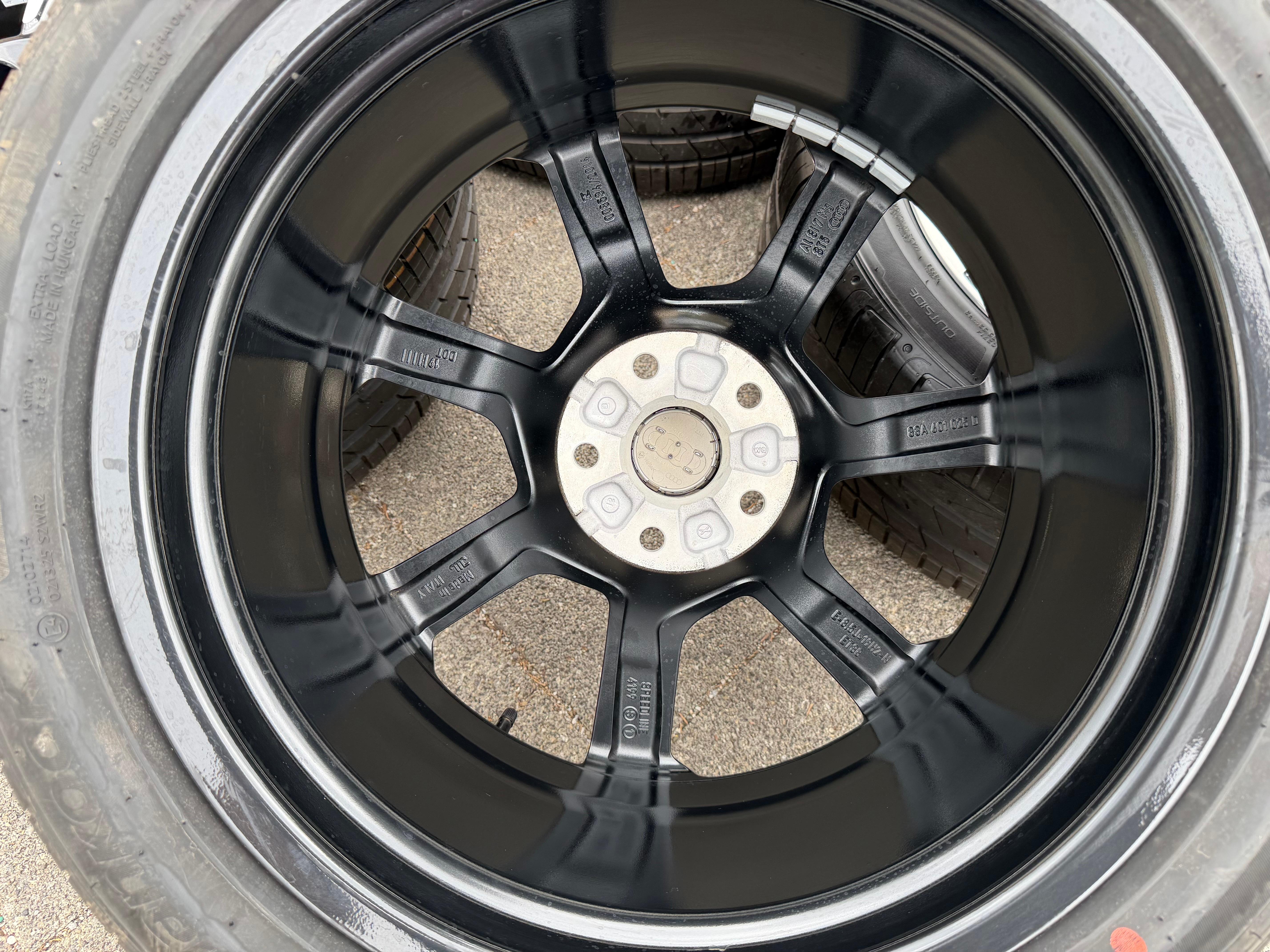 4 cerchi in lega Sommer originali da 19" per Audi Q3 F3B 83A 83A601025D 255/45R19 104Y Hankook