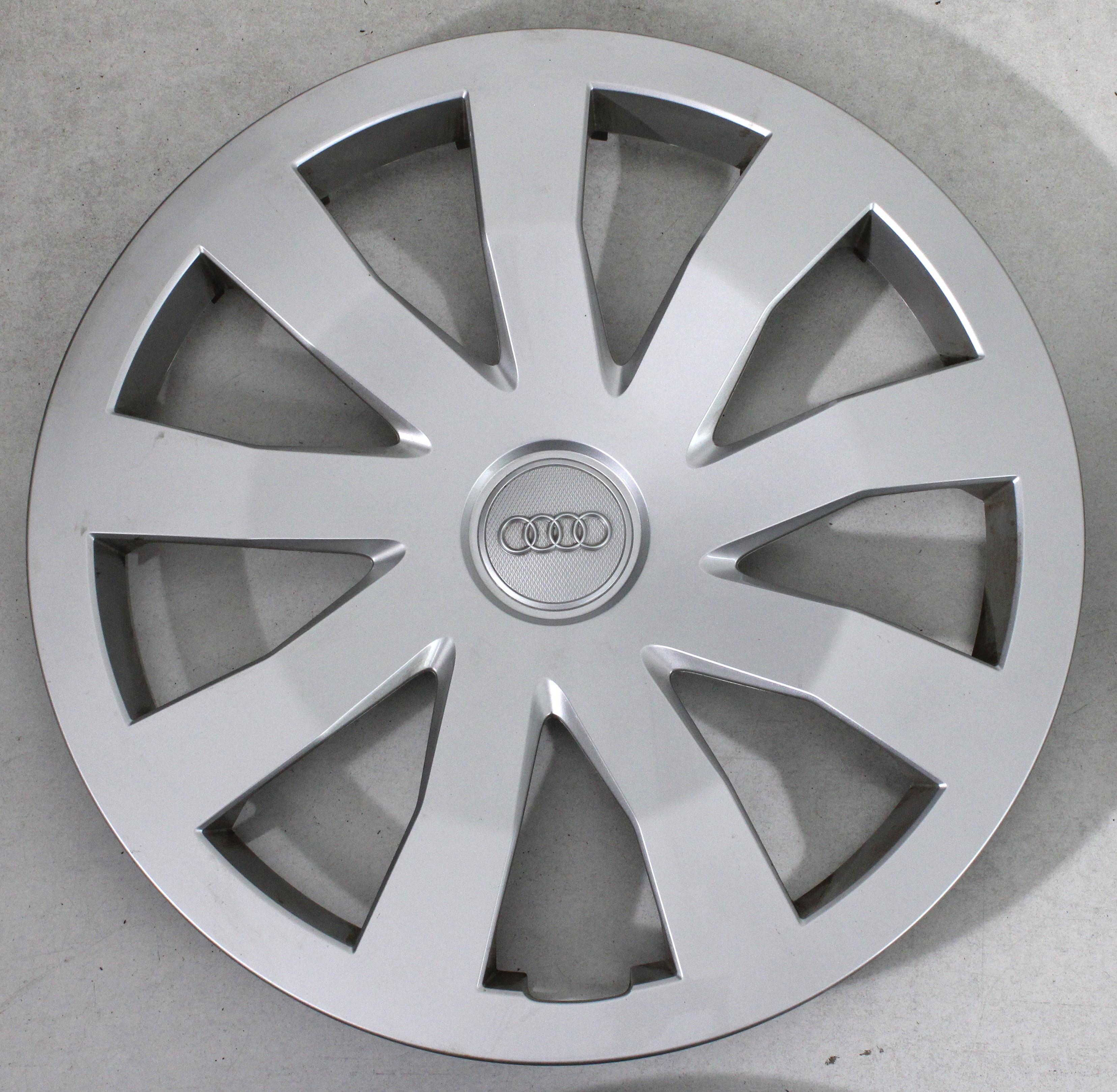 4 TAPACUBOS ORIGINALES DE 15" AUDI A1 GB 82A601147 15 PULGADAS