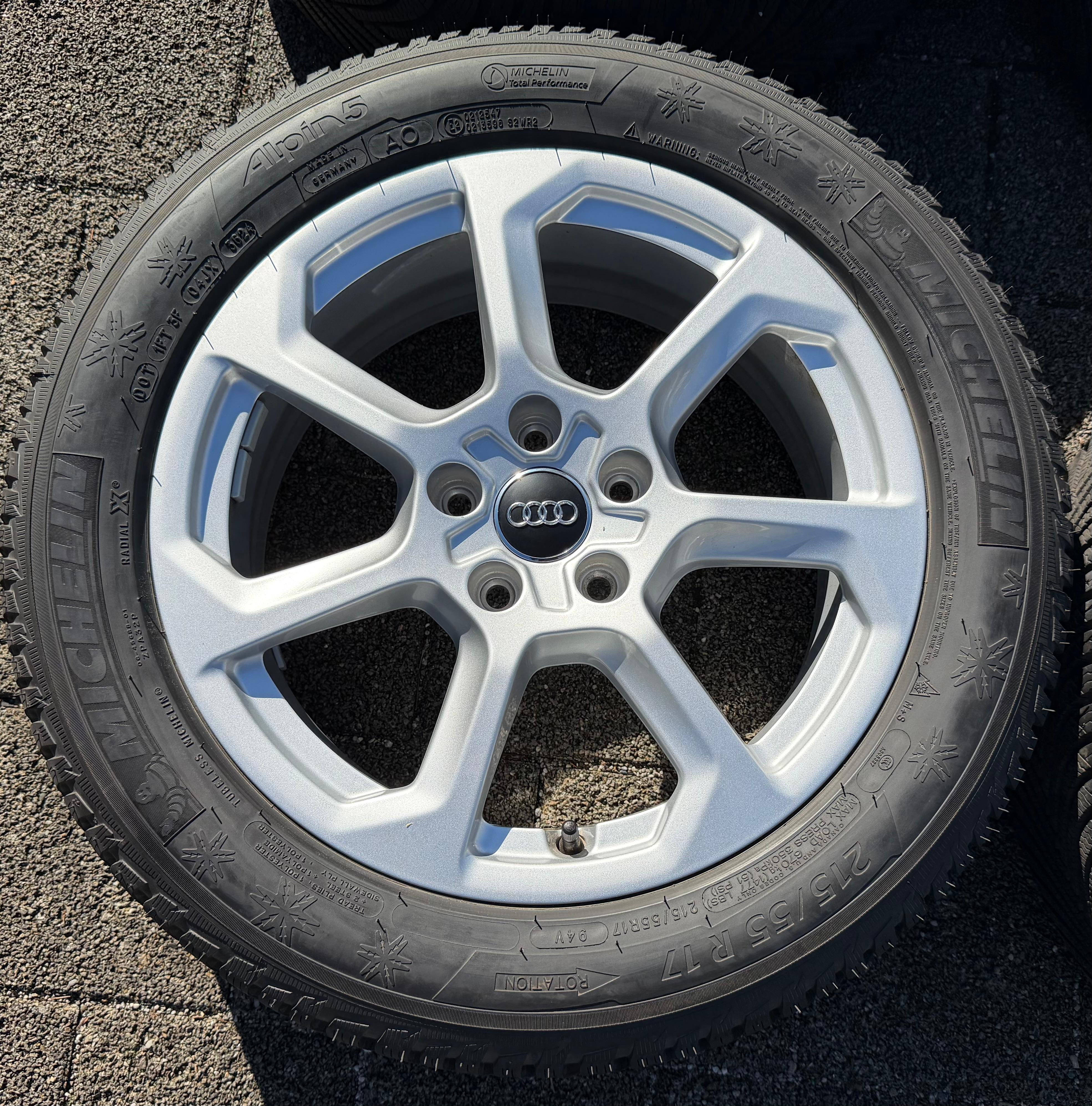4 Original 17" Alu Winterräder Audi SQ2 GA 81A601025T 215/55R17 94V Michelin 8MM