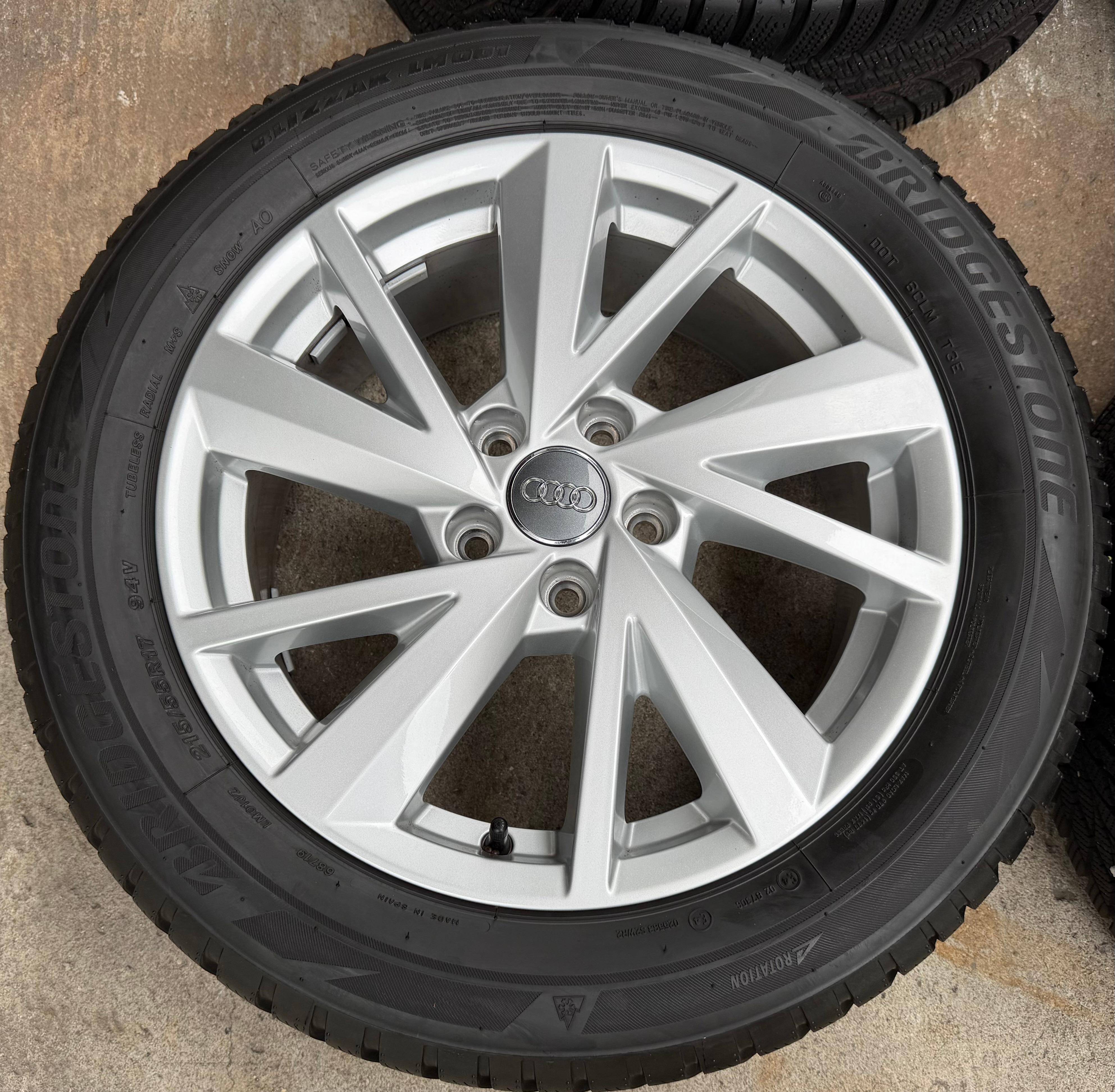 4 Original 17" Alu Winterräder Audi Q2 215/55R17 94V Bridgestone