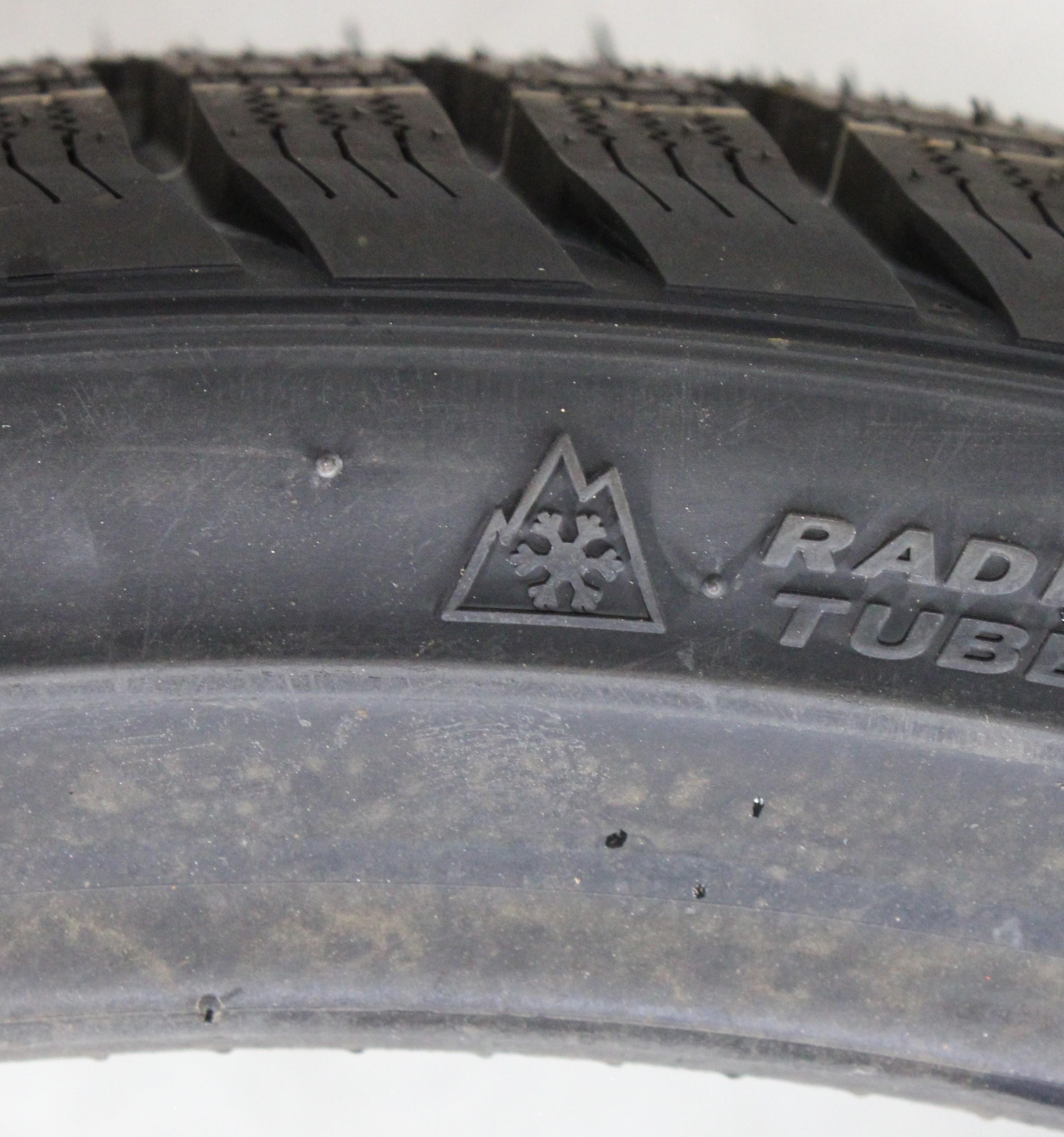 4 x 285/30R22 101W Winterreifen Hankook Winter I*Cept Evo 2 Volles Profil 2019 AO NEU Freihaus