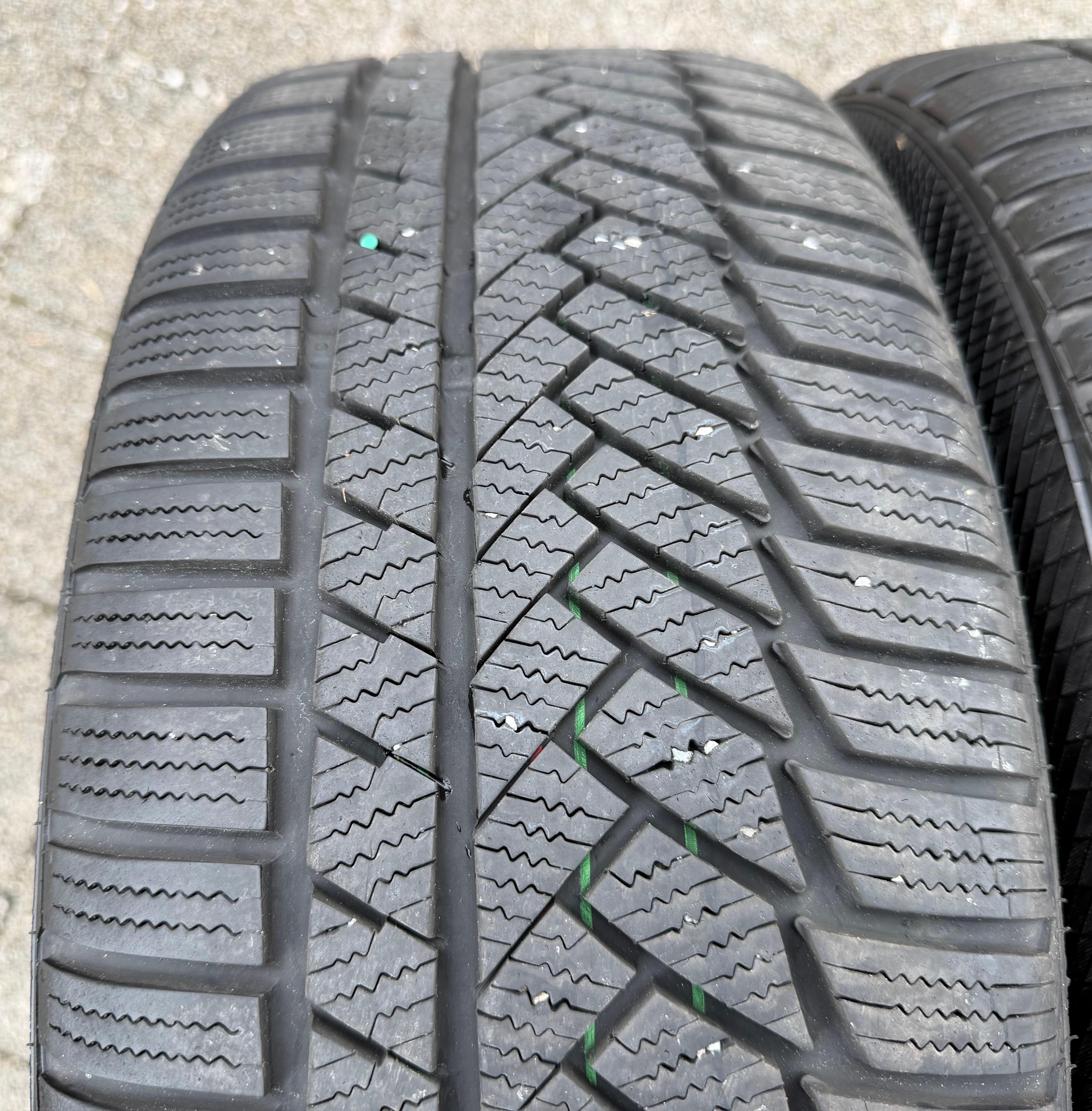 2 x 225/40R18 92V Winterreifen Continental Winter Contact TS850P 8mm 2020