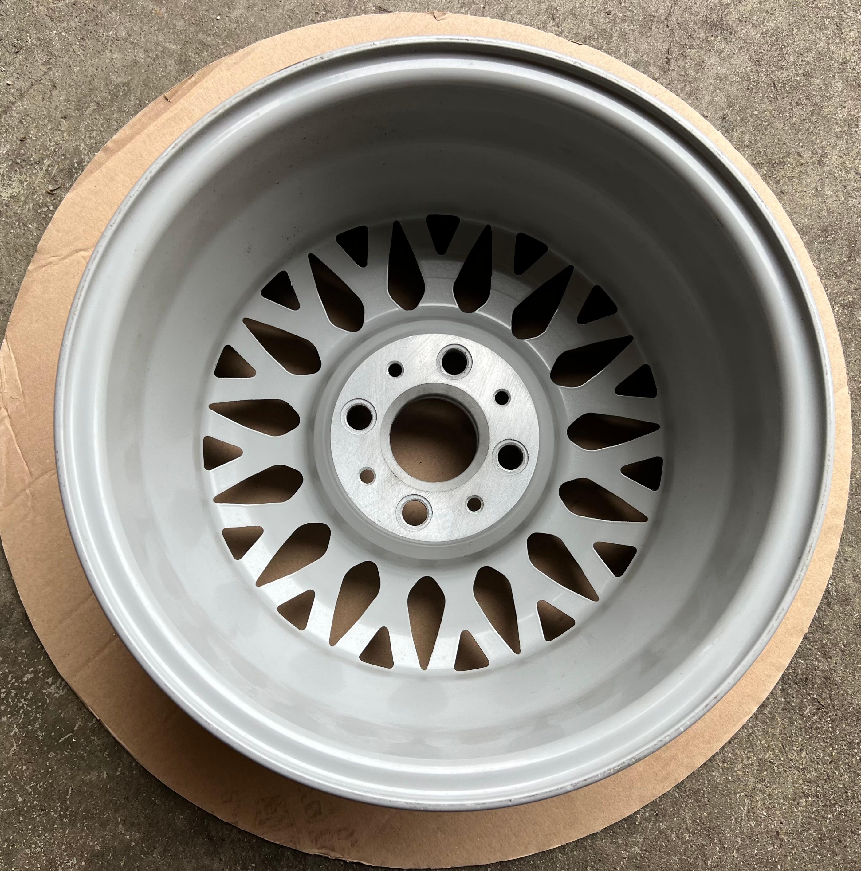 1 jante alu d'origine 14" pour BMW Série 3 E30 2225540 6,5x14 ET30 à rayons en croix