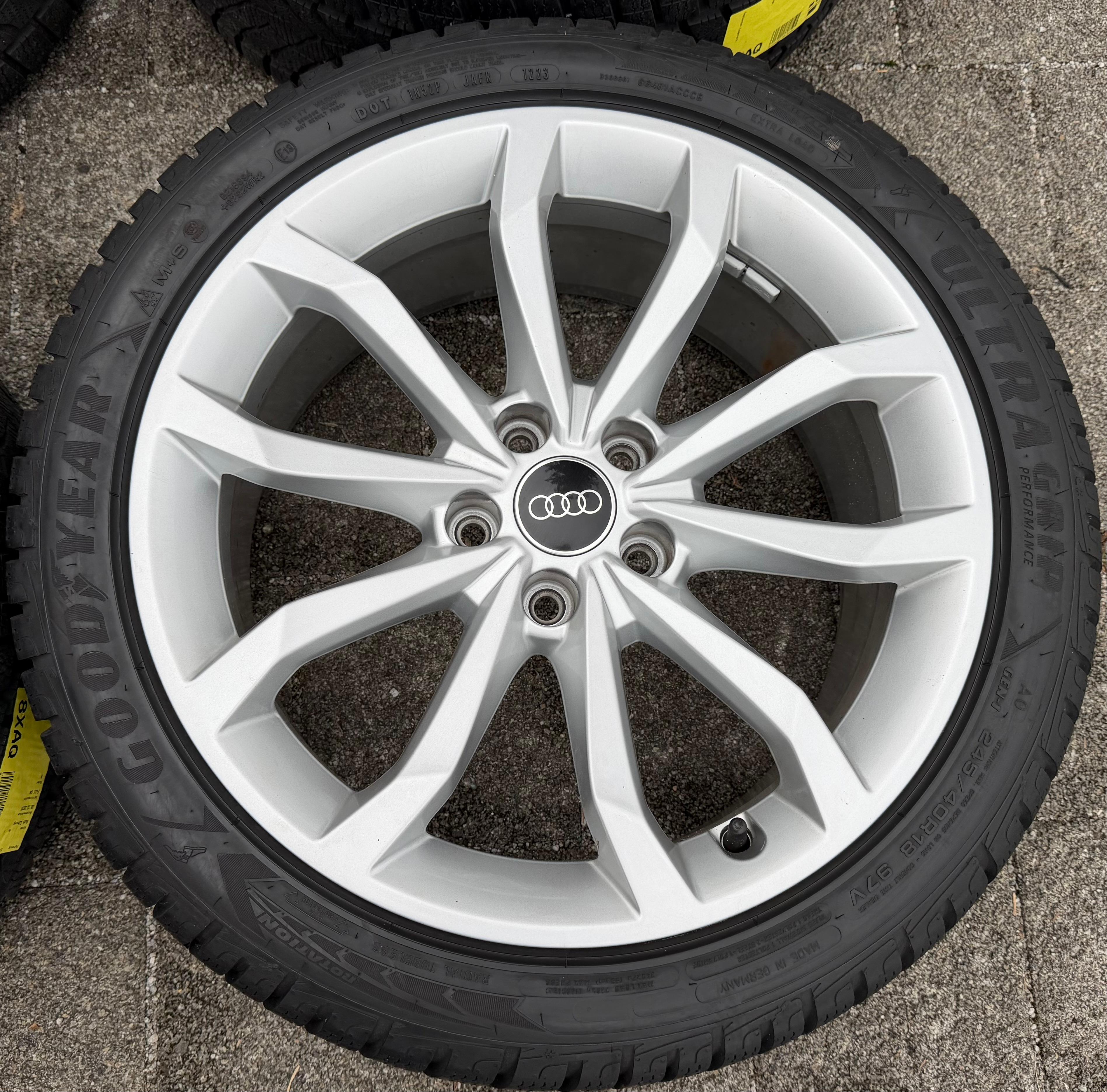 4 ruedas de invierno de aluminio originales de 18" para Audi A4 S4 8W B9 8W0601025HM 245/40R18 97V 2023