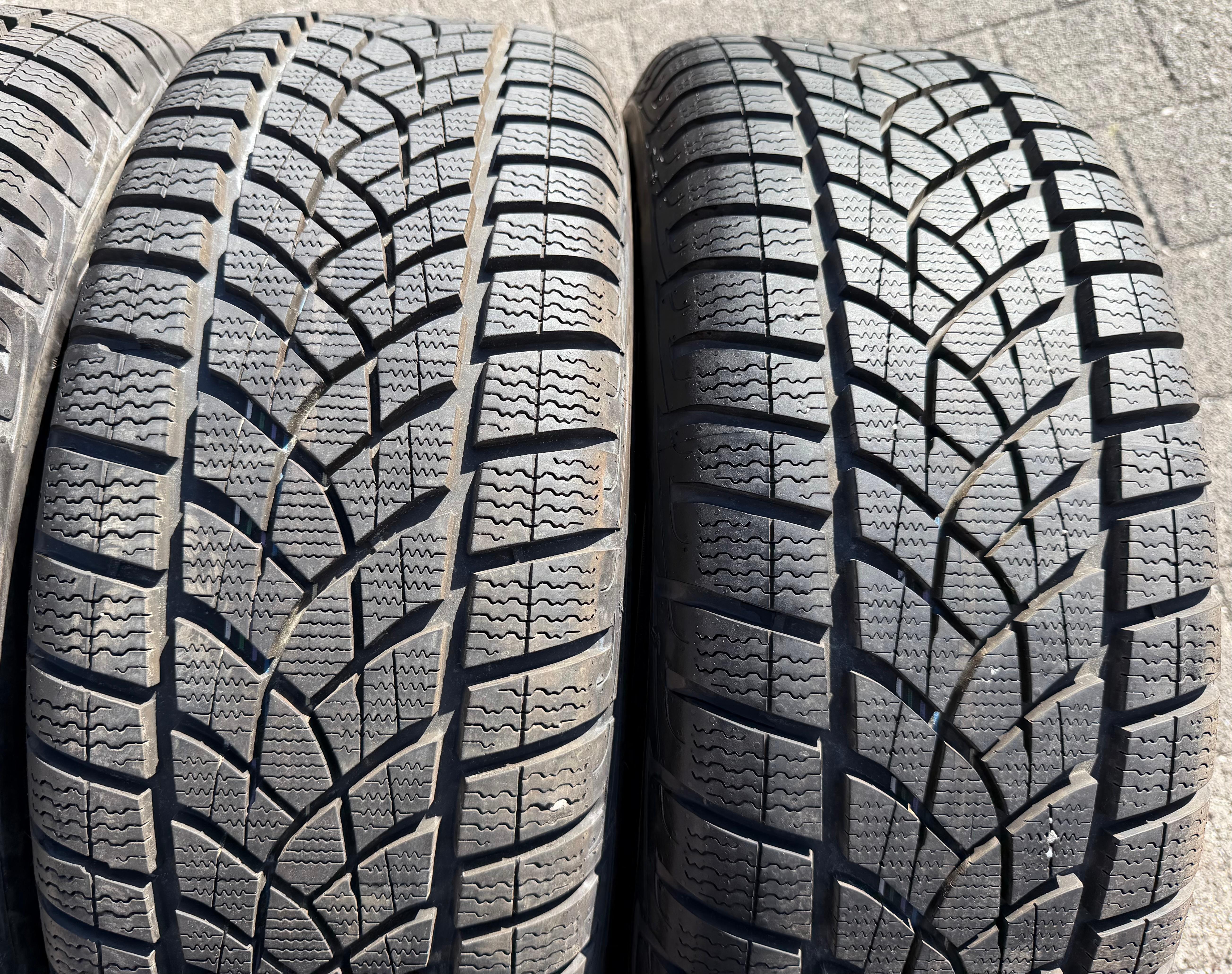 4 Original 18" Alu Winterräder Audi Q3 F3 83A 83A601025J 235/55R18 104H Goodyear