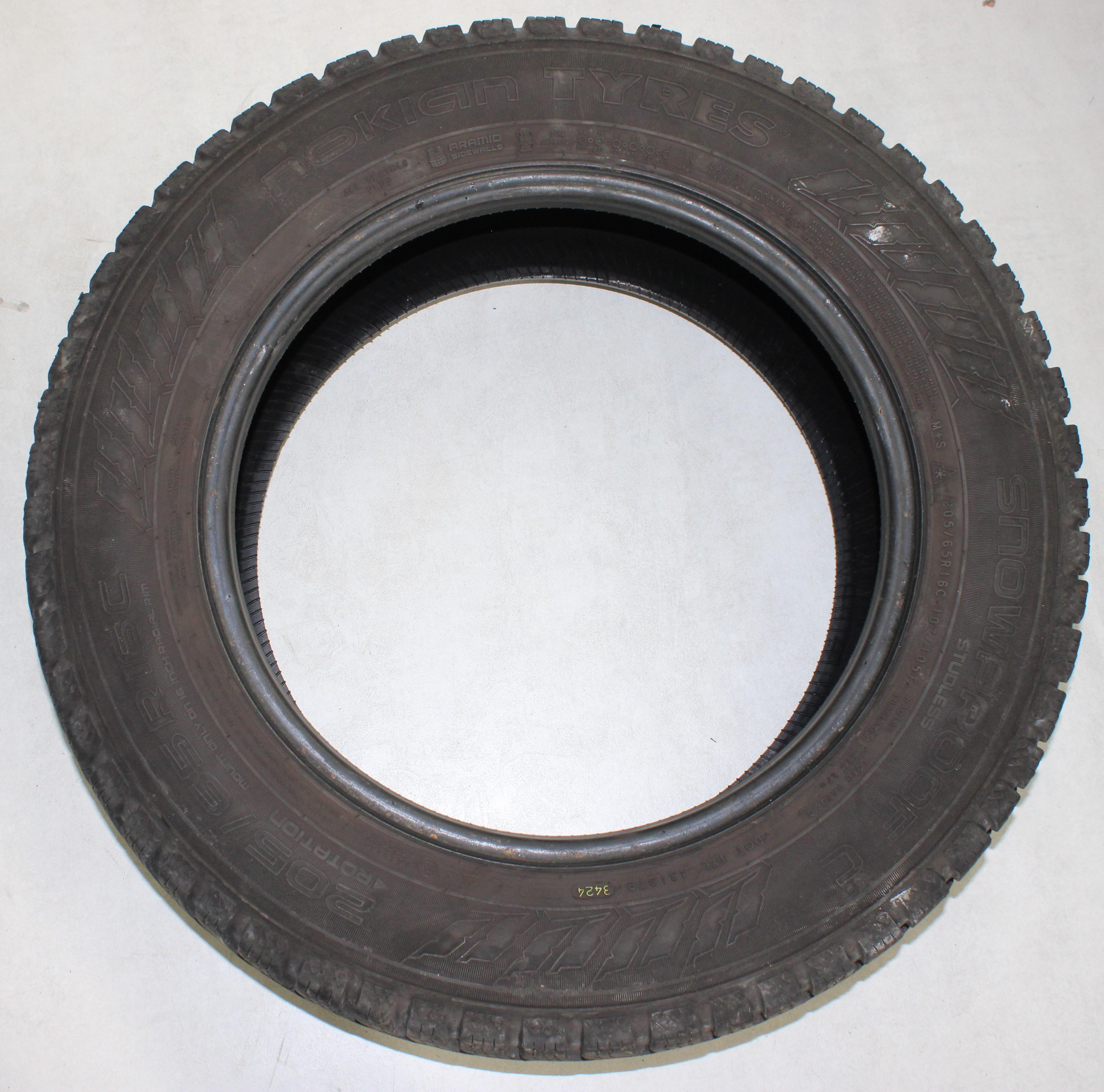 2 x 205/65R16C 107/105T Winterreifen Nokian Snowproof C 5,5mm 2024