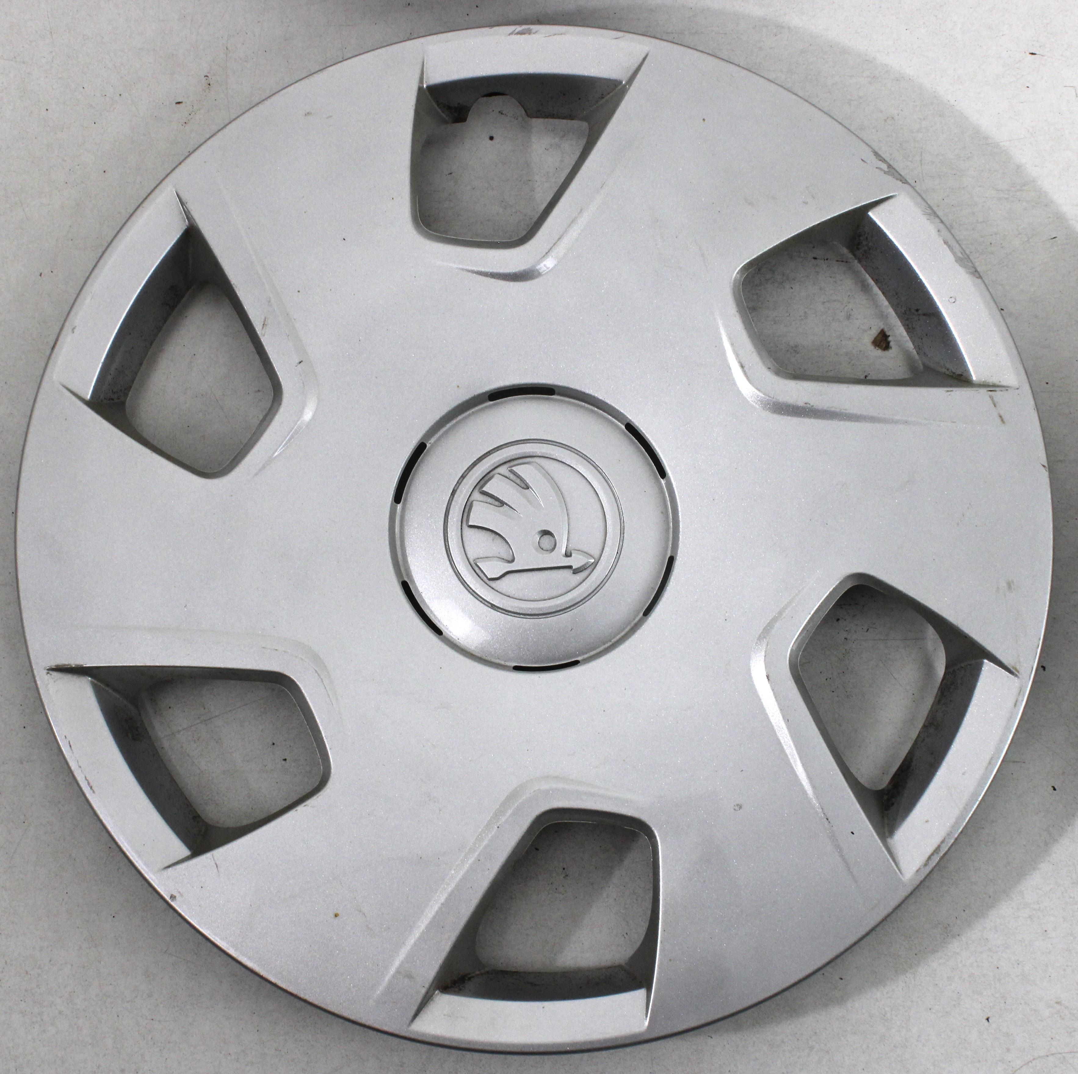 4 ORIGINAL 15" RADKAPPEN SKODA RAPID FABIA 5JA601147AS 15 ZOLL