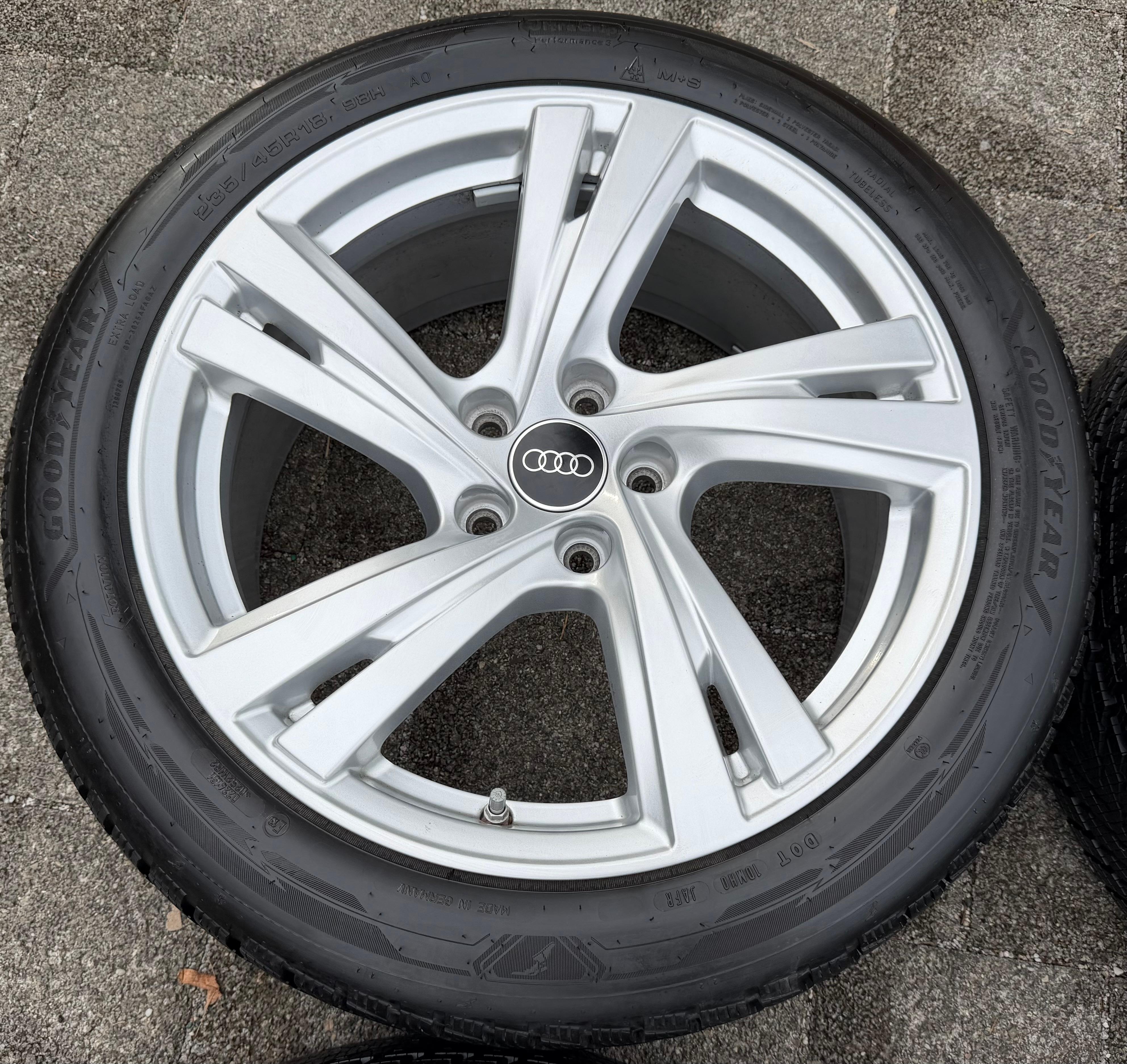 4 RUEDAS DE ALEACIÓN ORIGINALES DE INVIERNO DE 18" AUDI A5 S5 FU2 B10 8B3601025C 235/45R18 98H 2024