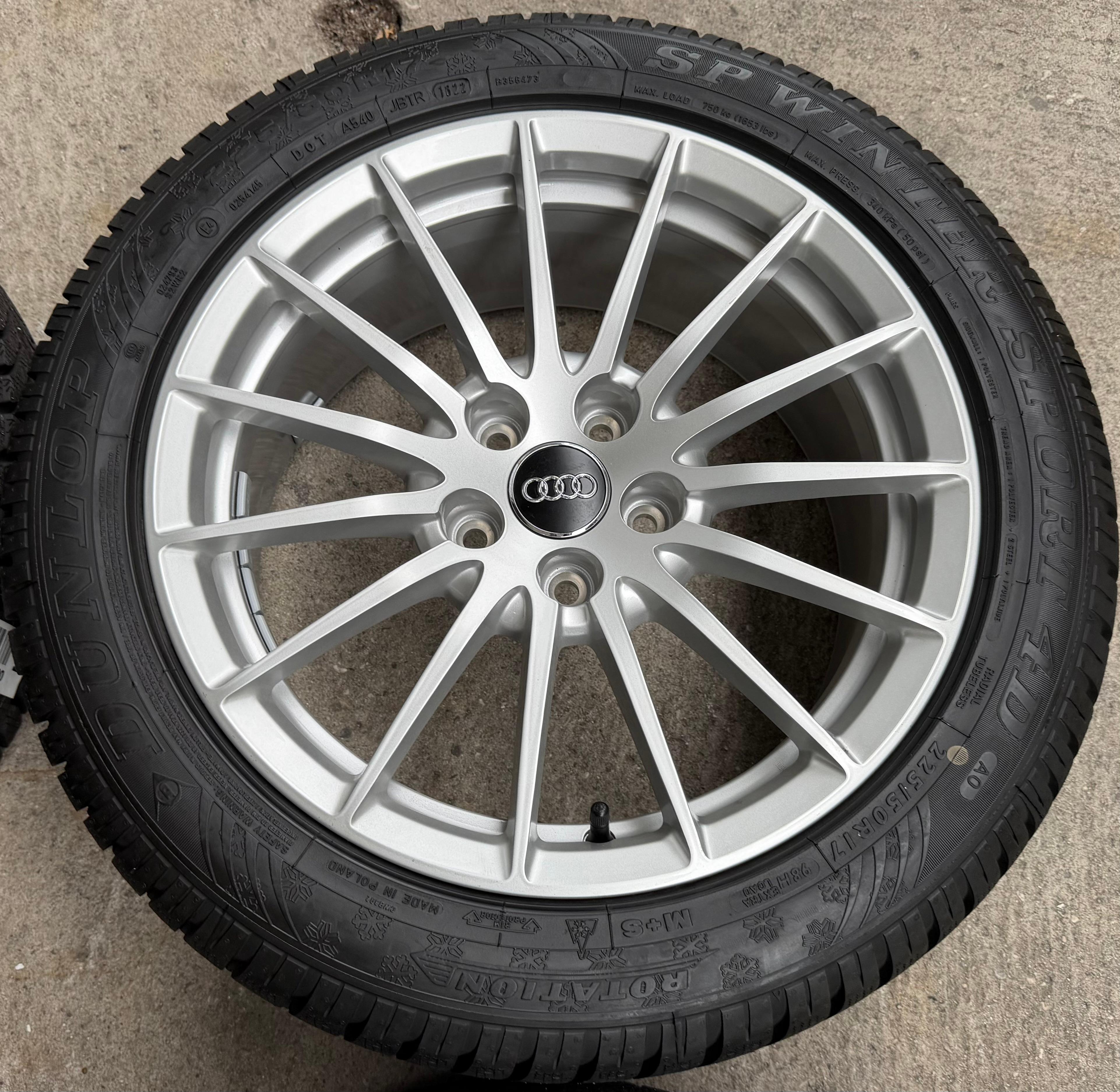 4 RUOTE IN LEGA ORIGINALI DA 17" PER L’INVERNO AUDI A5 F5 8W 225/50R17 98H 8W0601025AE DUNLOP