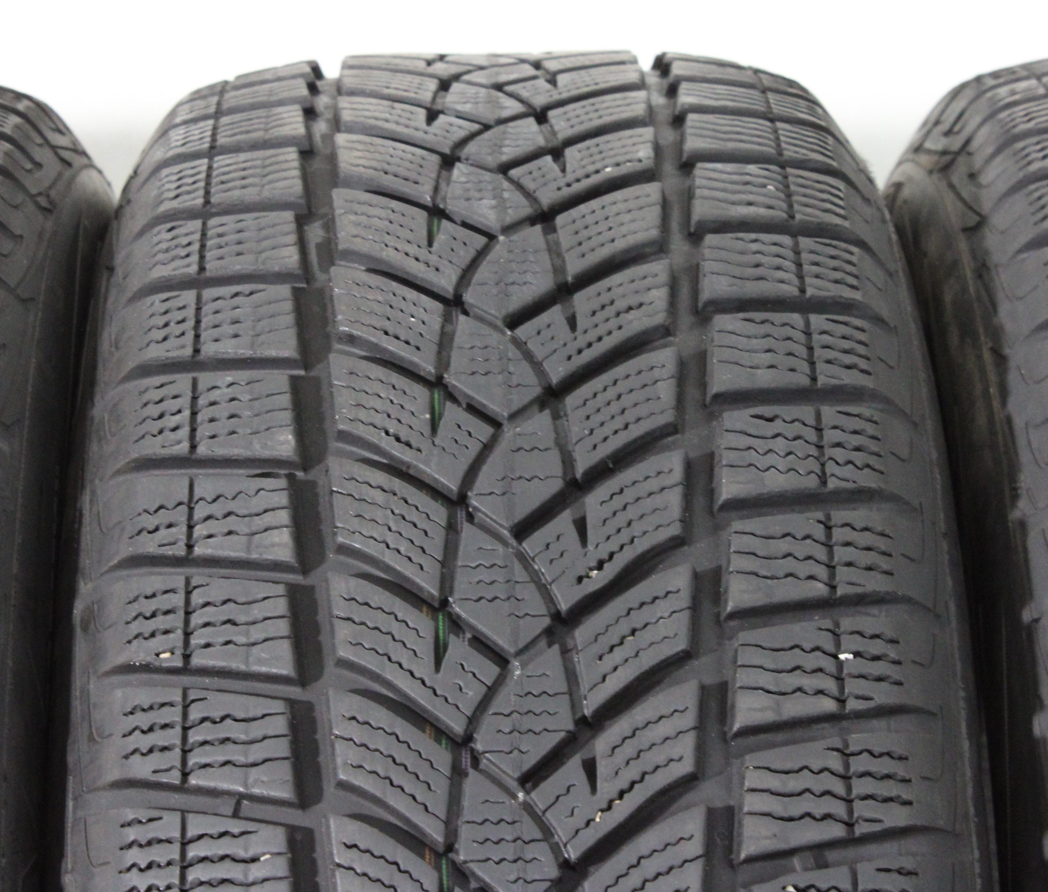 4 x 215/60R17 96H Neumáticos de invierno Goodyear Ultra Grip Performance GEN-1 5,5-6mm 2018