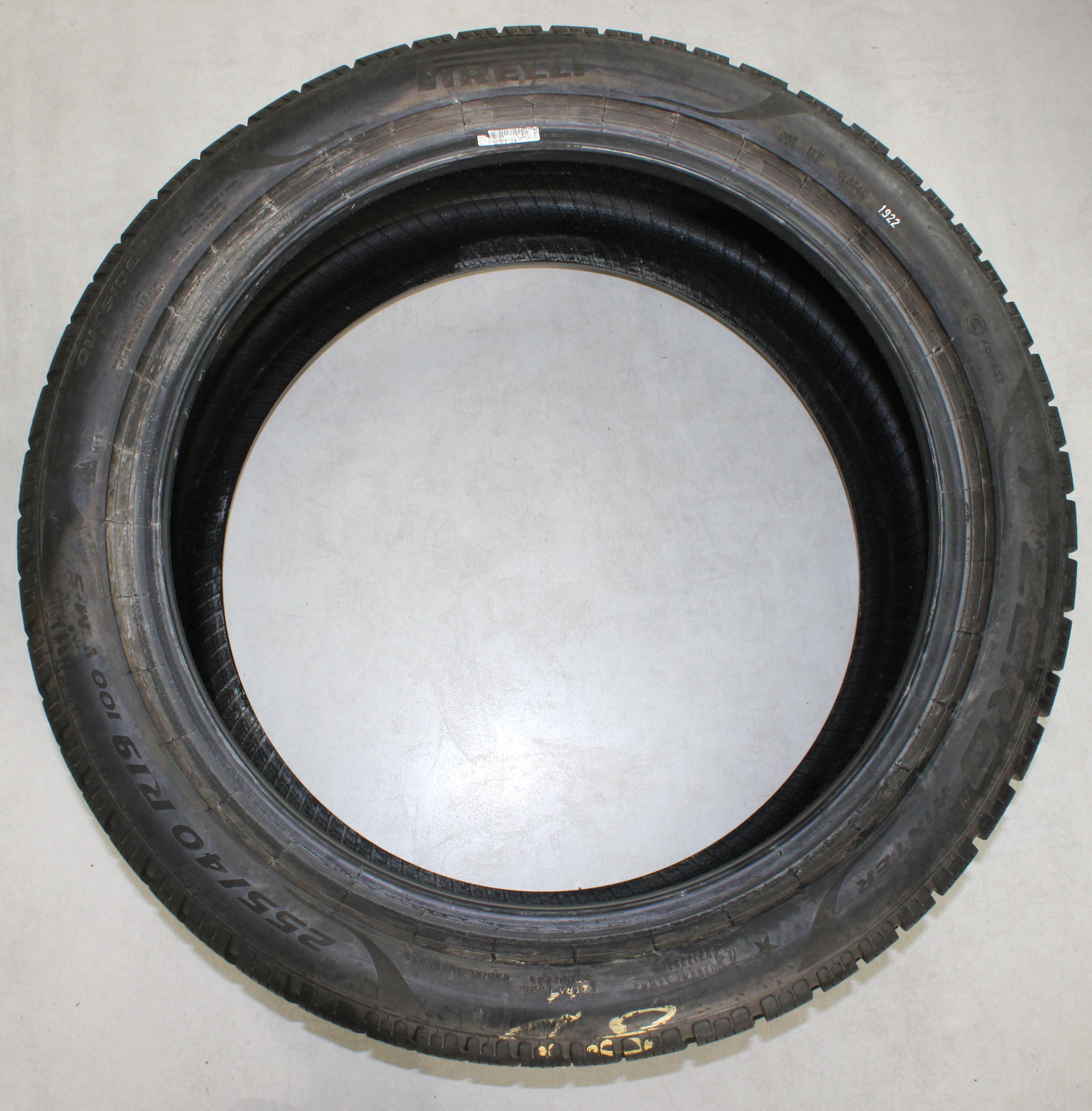 1 x 255/40R19 100Y Winterreifen Pirelli Pzero Winter * 7mm 2022
