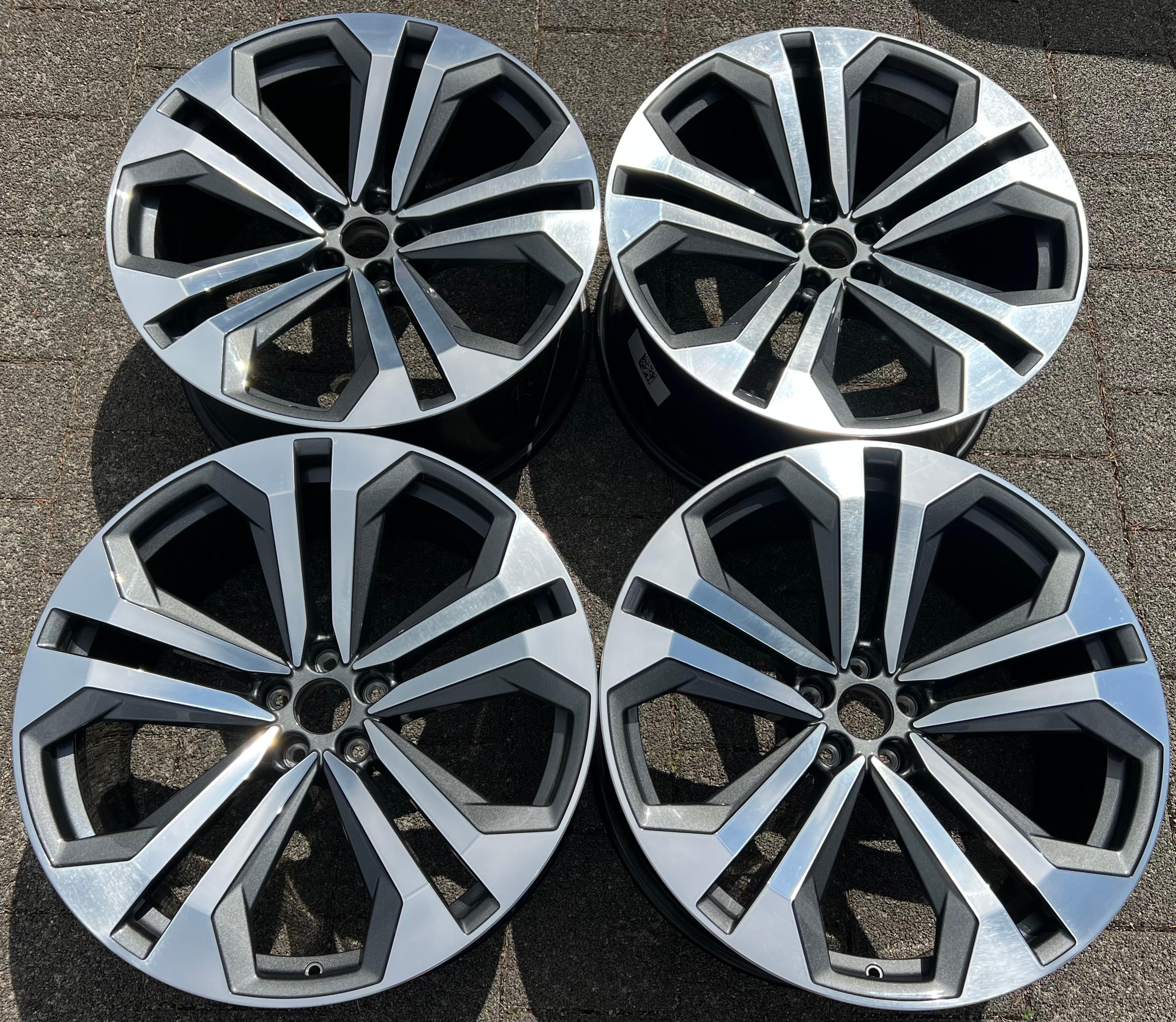 4 ORIGINELE 22" ALUMINIUM VELGEN AUDI Q8 SQ8 RSQ8 4M8601025K 10x22 ET21 GRATIS VERZENDING